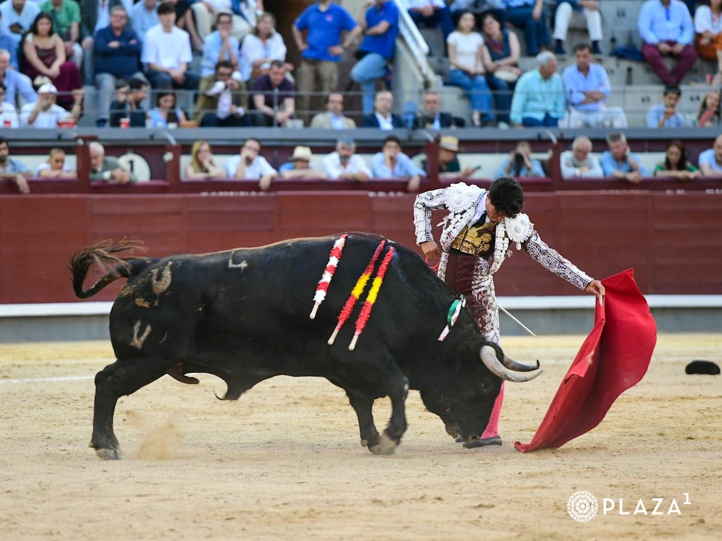 Jarocho se agiganta con una corrida brutalista de Pedraza en Las Ventas