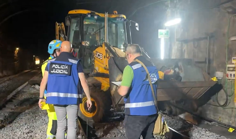 Muere un operario de mantenimiento tras ser golpeado por una retroexcavadora en un túnel de Cercanías de Madrid