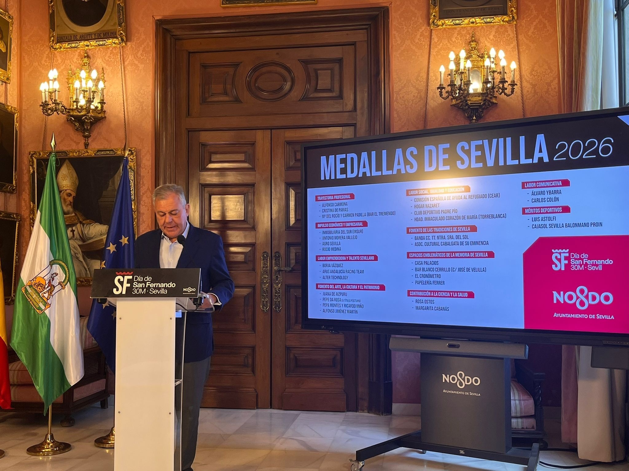 Medallas de la Ciudad e Hijos Predilectos de Sevilla: el torero Morante de la Puebla, el pintor Luis Gordillo o el empresario Antonio Morera, entre los homenajeados