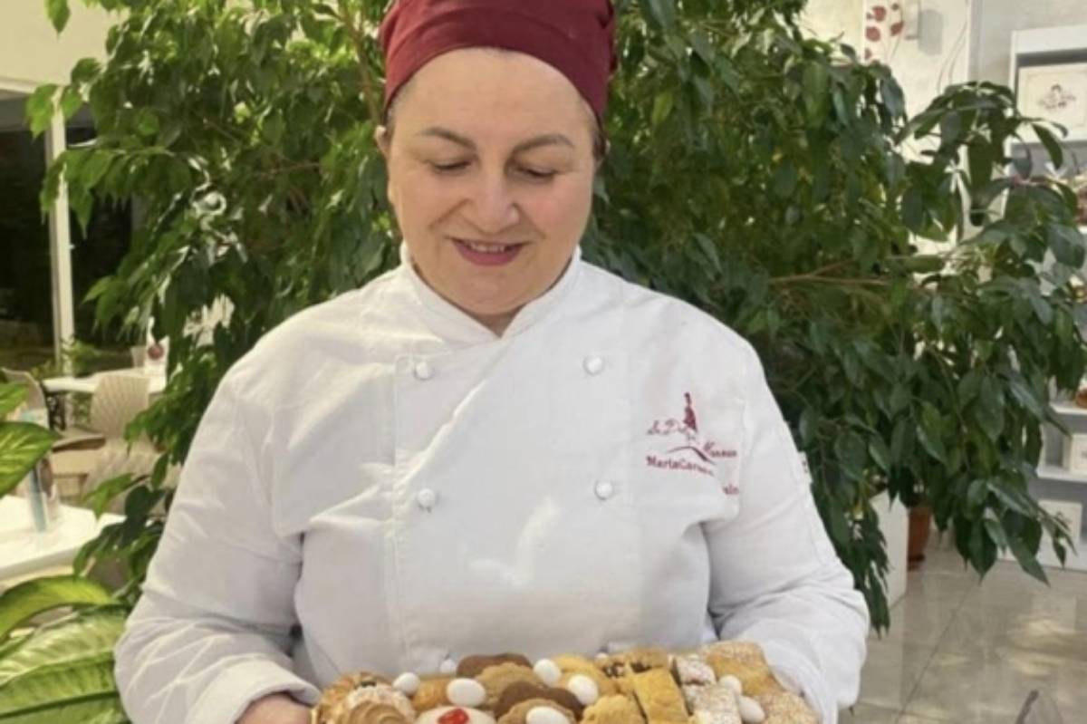 Una pastelera de Nápoles que se quemó gran parte de la cara y el cuerpo con aceite hirviendo se arroja desde el tercer piso del hospital donde estaba ingresada