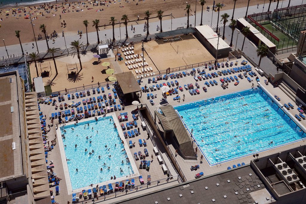 Apertura de las piscinas municipales en Barcelona: fechas, precios y cuáles son las mejores, según las reseñas de Google Maps