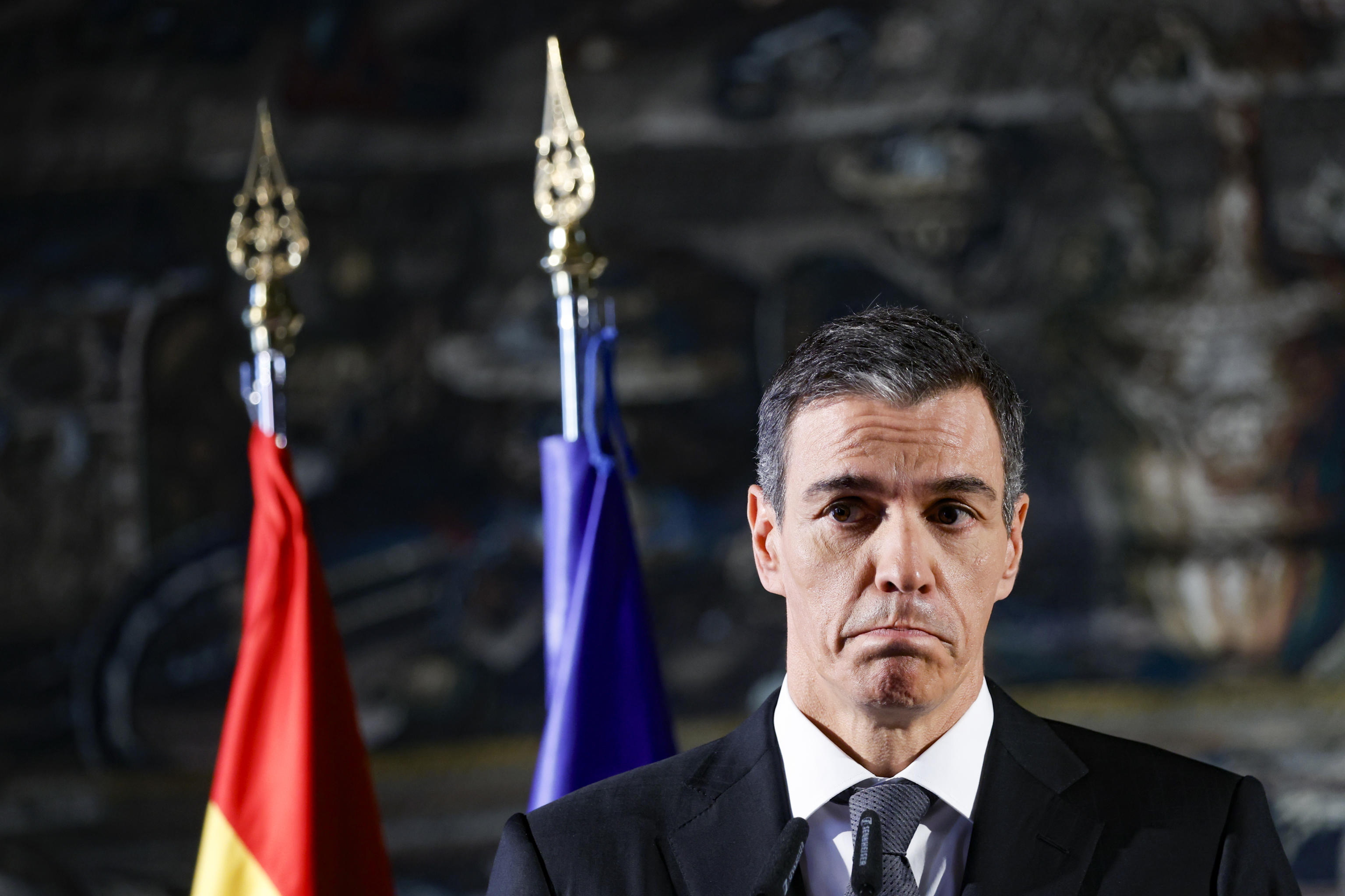 El CIS de Tezanos da una subida de 1,3 puntos al PP y sostiene al PSOE con una caída mínima