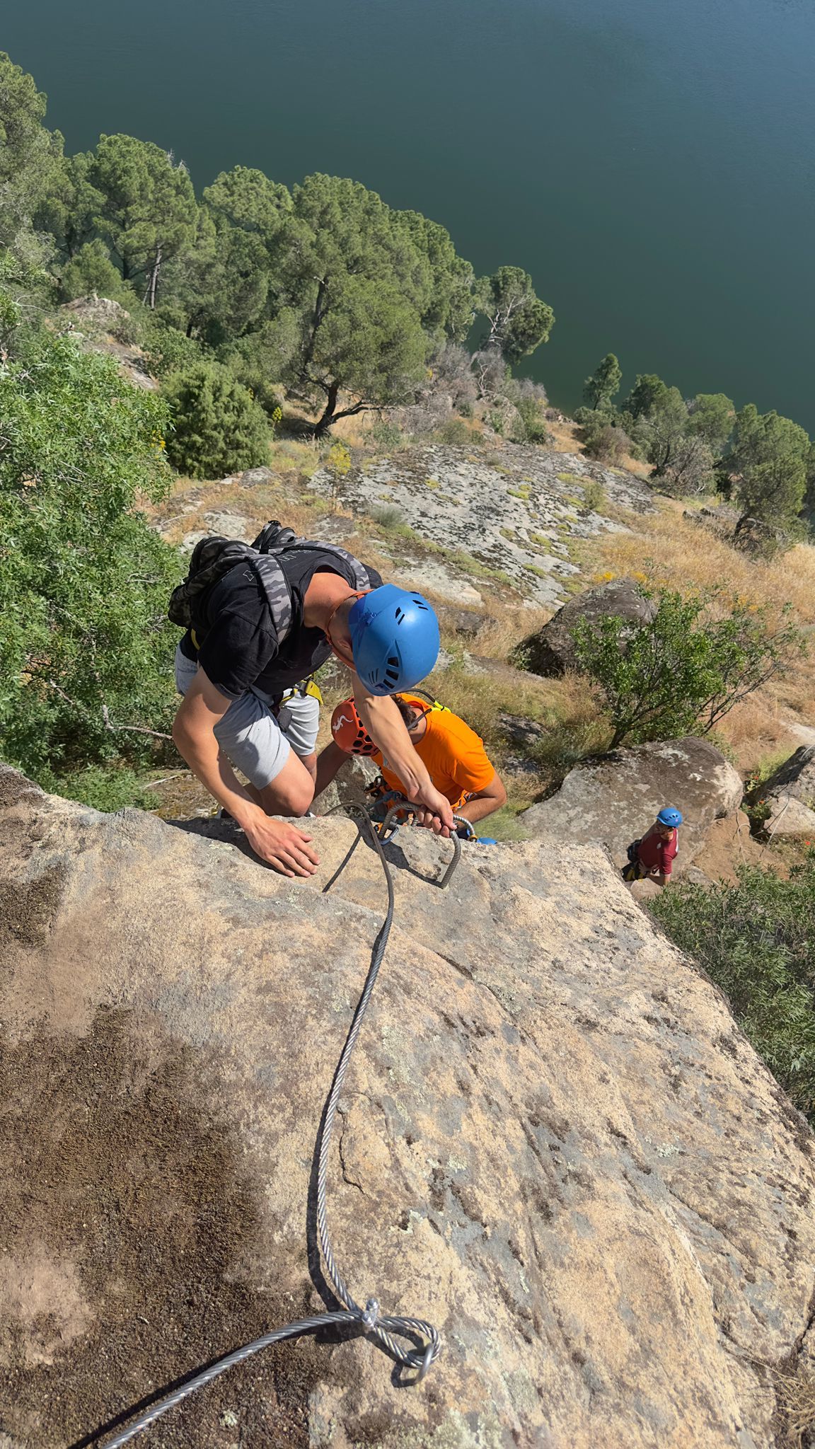 Dosis de adrenalina en la primera vía ferrata de Madrid, con puente tibetano incluido