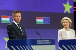 Von der Leyen y Magyar ponen fin a la era Orban con el desbloqueo de más de 16.000 millones en fondos europeos: "Si cada vez que vengo me llevo tanto dinero, vendré más"