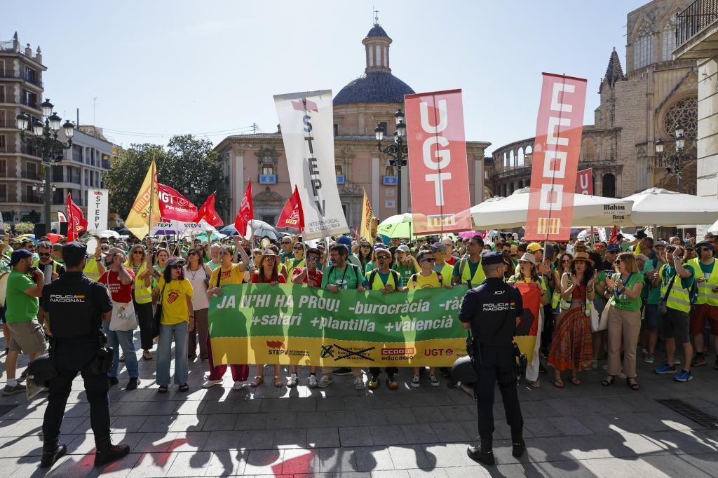 El 80% del profesorado apoya mantener la huelga indefinida con un rechazo casi unánime a la subida salarial de Educación