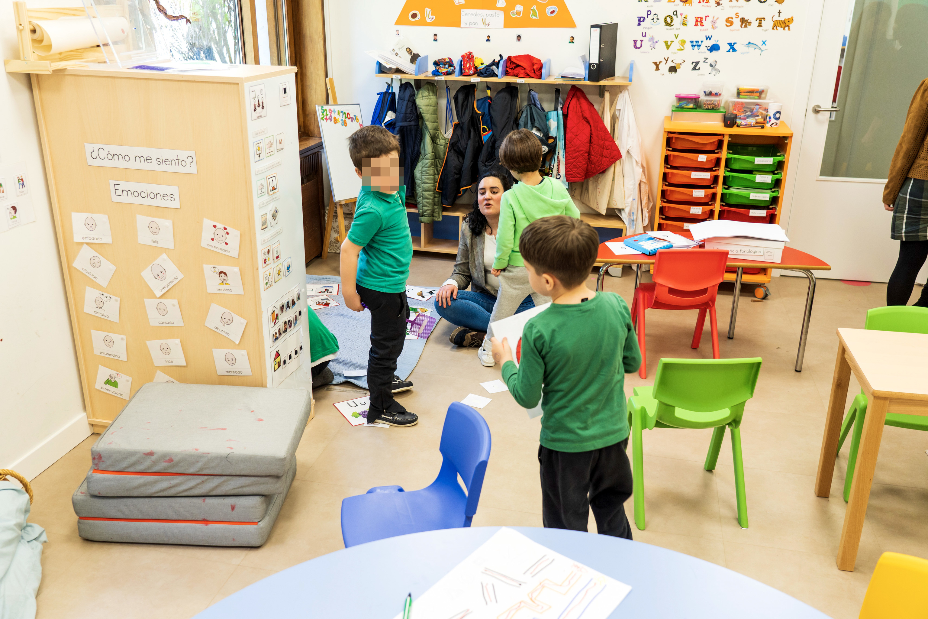 Los alumnos vulnerables se duplican en una década pero los recursos sólo suben un 26%: "Ya no podemos más, hacen falta más manos en los colegios"