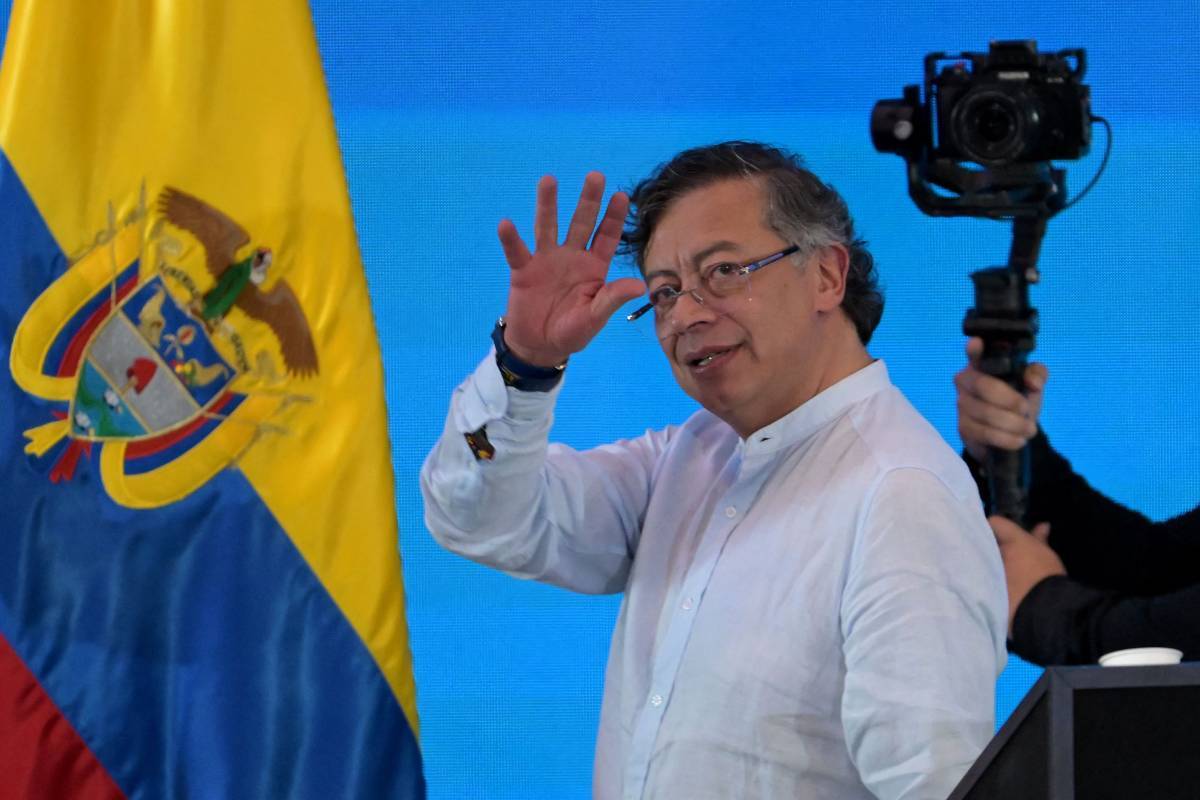 Gustavo Petro no acepta el resultado electoral que da a De la Espriella como el más votado