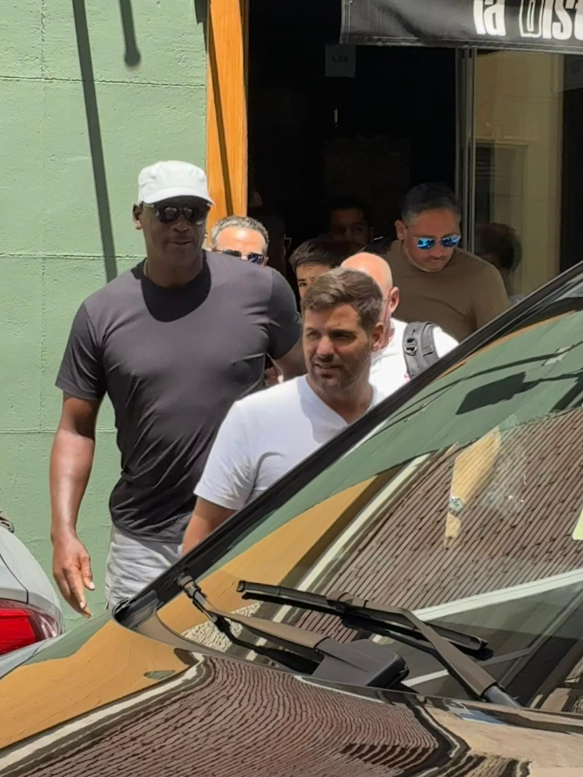 Un Vega Sicilia y el tequila más caro del mundo para la cena sorpresa de Michael Jordan en Madrid: "Luego tomó Coca-cola y dijo que se había comido la mejor hamburguesa de su vida"