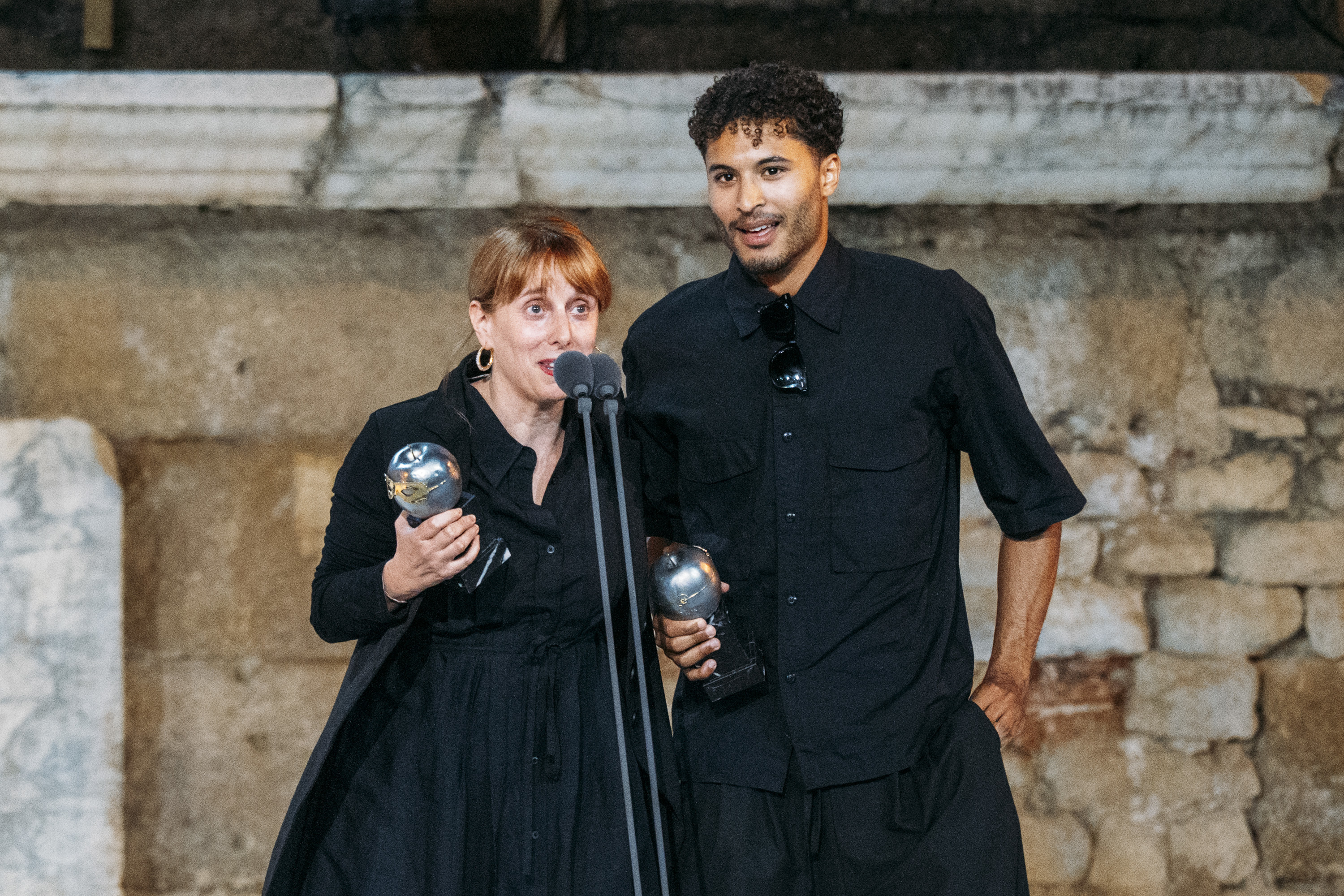 Unos Premios Max entre el exilio y la memoria: la familia de Victoria Szpunberg y el relato de Andrés Lima de la Guerra Civil triunfan en el teatro más antiguo de España