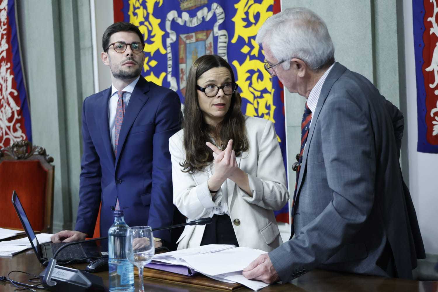 Guerra abierta en la moción de censura de Cartagena: El presidente de la Mesa hace valer su voto de calidad para dar continuidad al Pleno