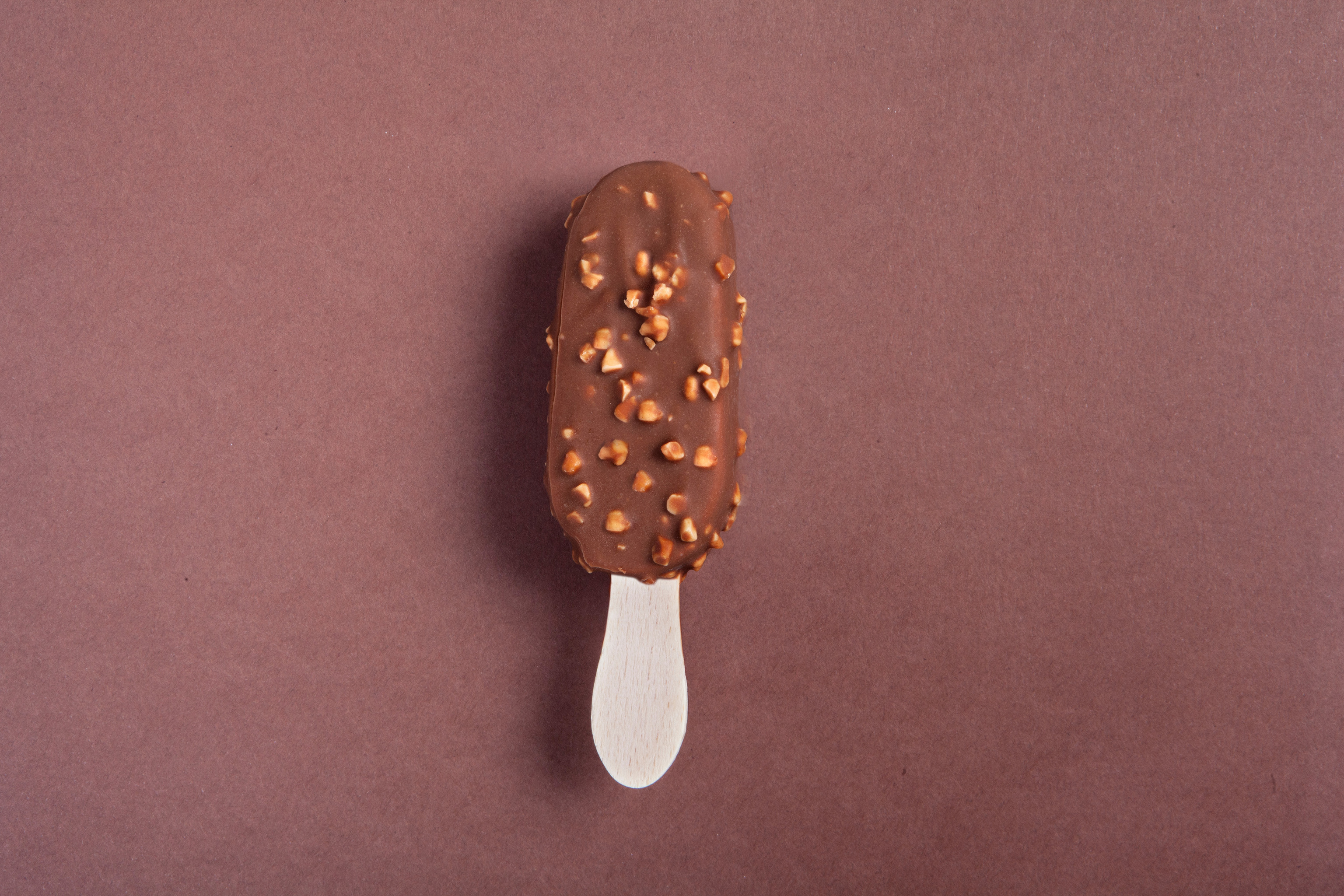 La OCU alerta sobre la baja calidad de los helados tipo bombón vendidos en supermercados
