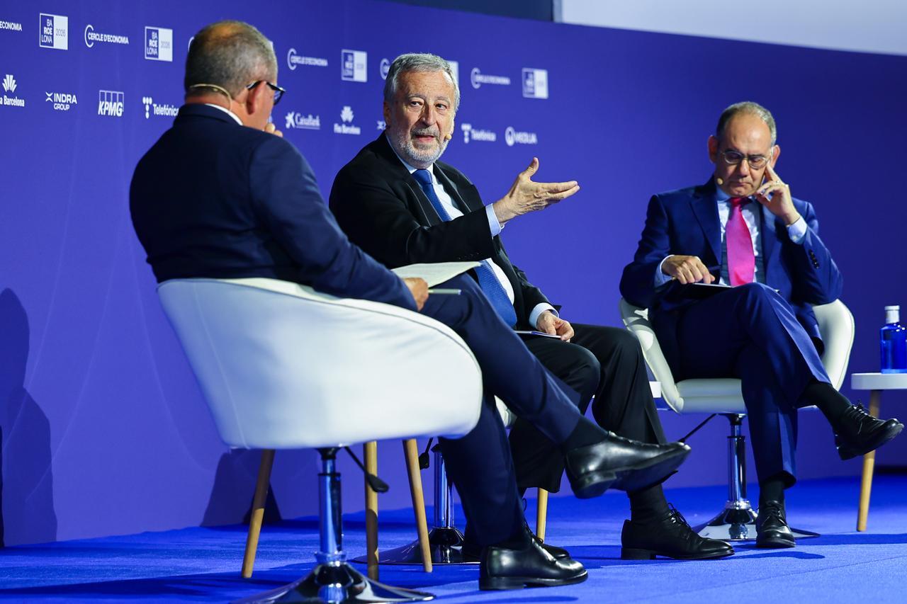 El Banco de España advierte: "Los hogares europeos ahorran lo suficiente, pero tienen un problema para invertir"
