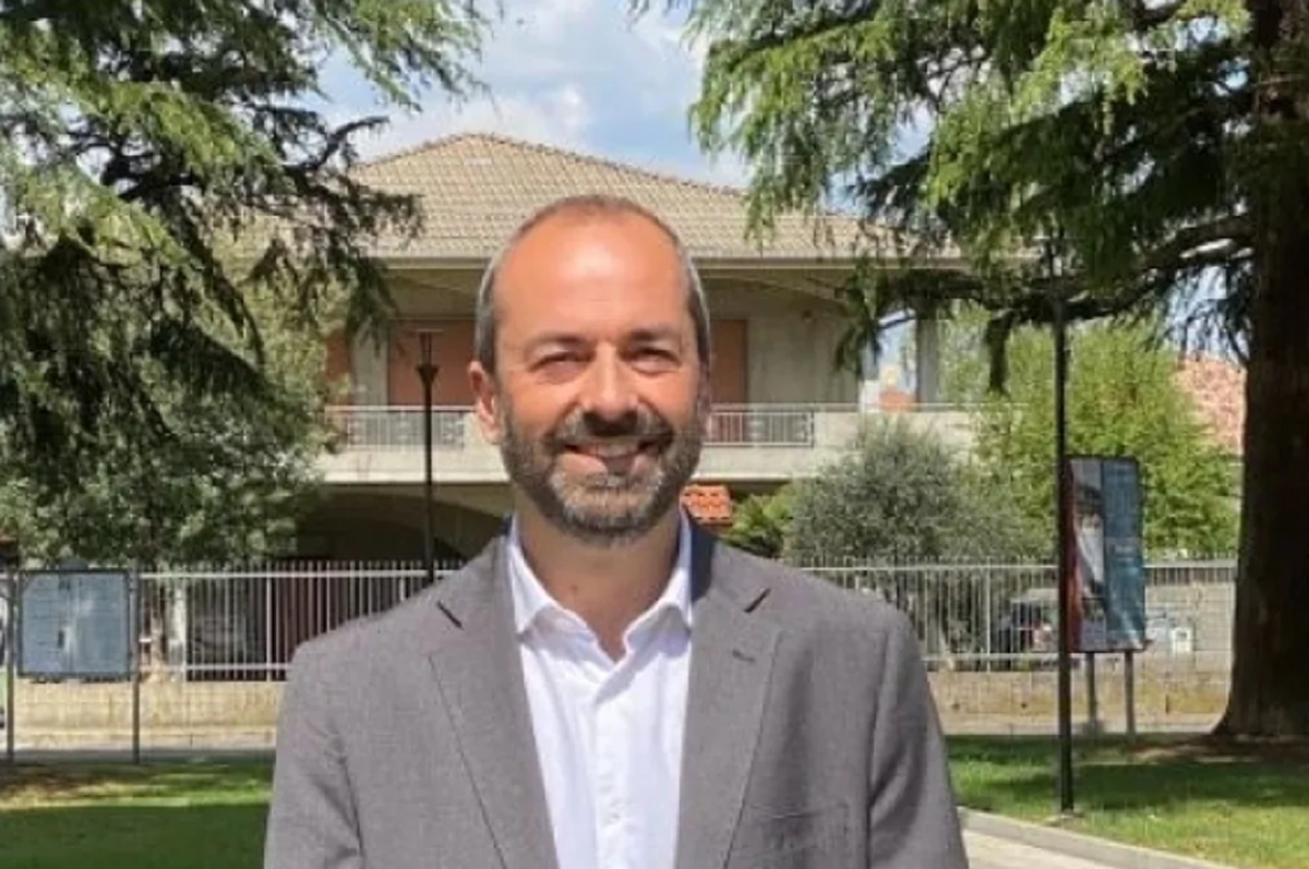 El pueblo con 850 perros y 280 niños cuyo alcalde quiere cobrar un impuesto a las mascotas: "Vuestro labrador no os va a pagar la jubilación"