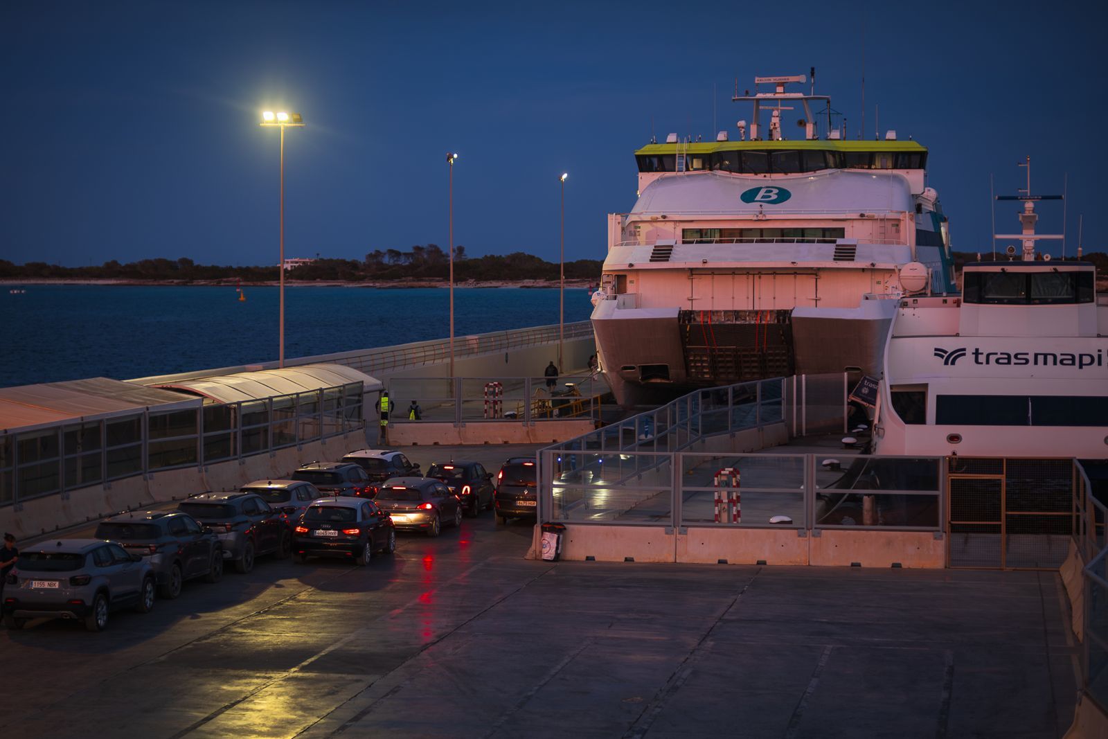 Mallorca impulsa una ley para limitar el número de coches que circularán por la isla en verano