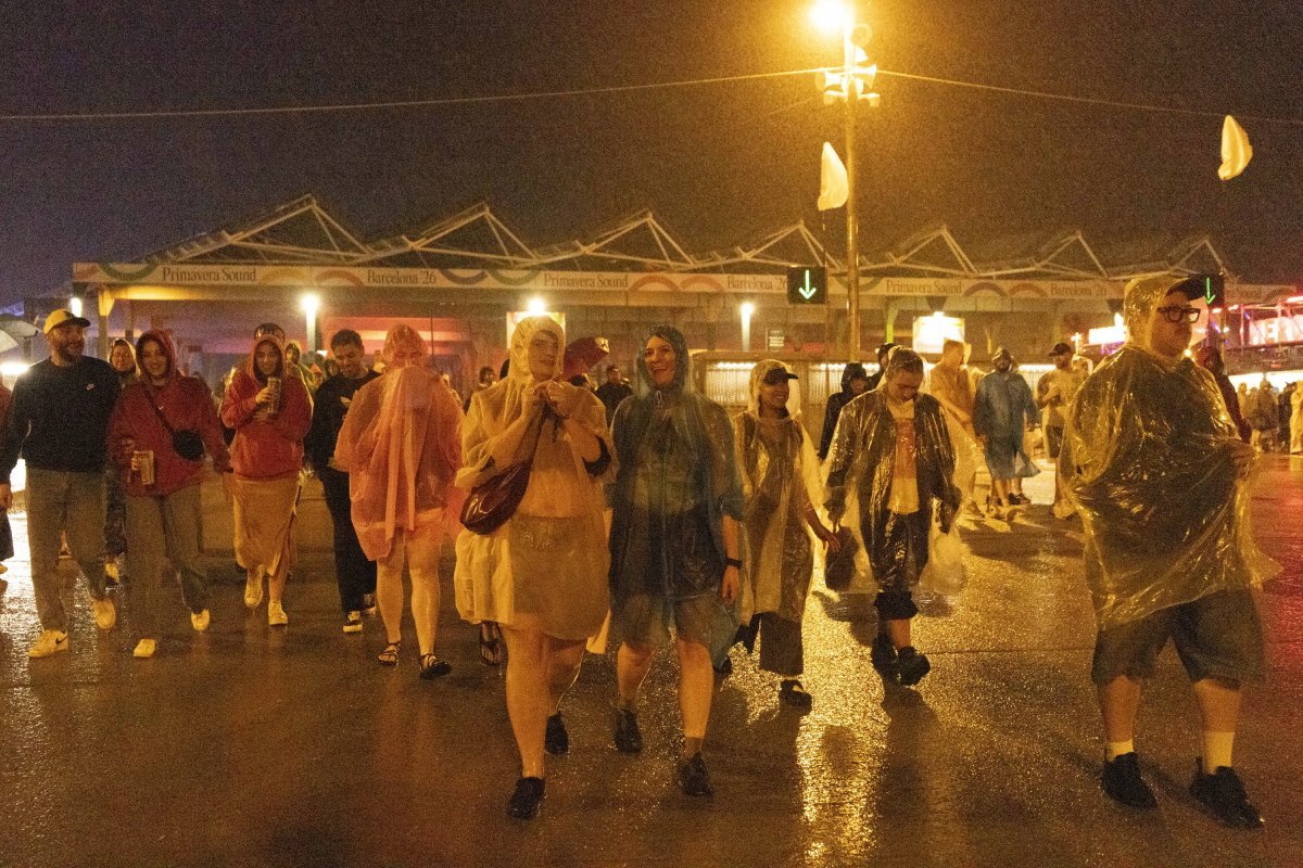 Primavera Sound suspende los principales conciertos de su primera jornada por una fuerte tormenta de lluvia y viento