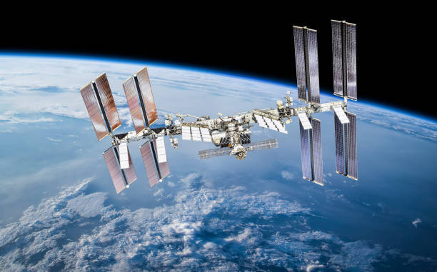 La NASA prepara a los astronautas de la Estación Espacial Internacional para una posible evacuación por una fuga de aire