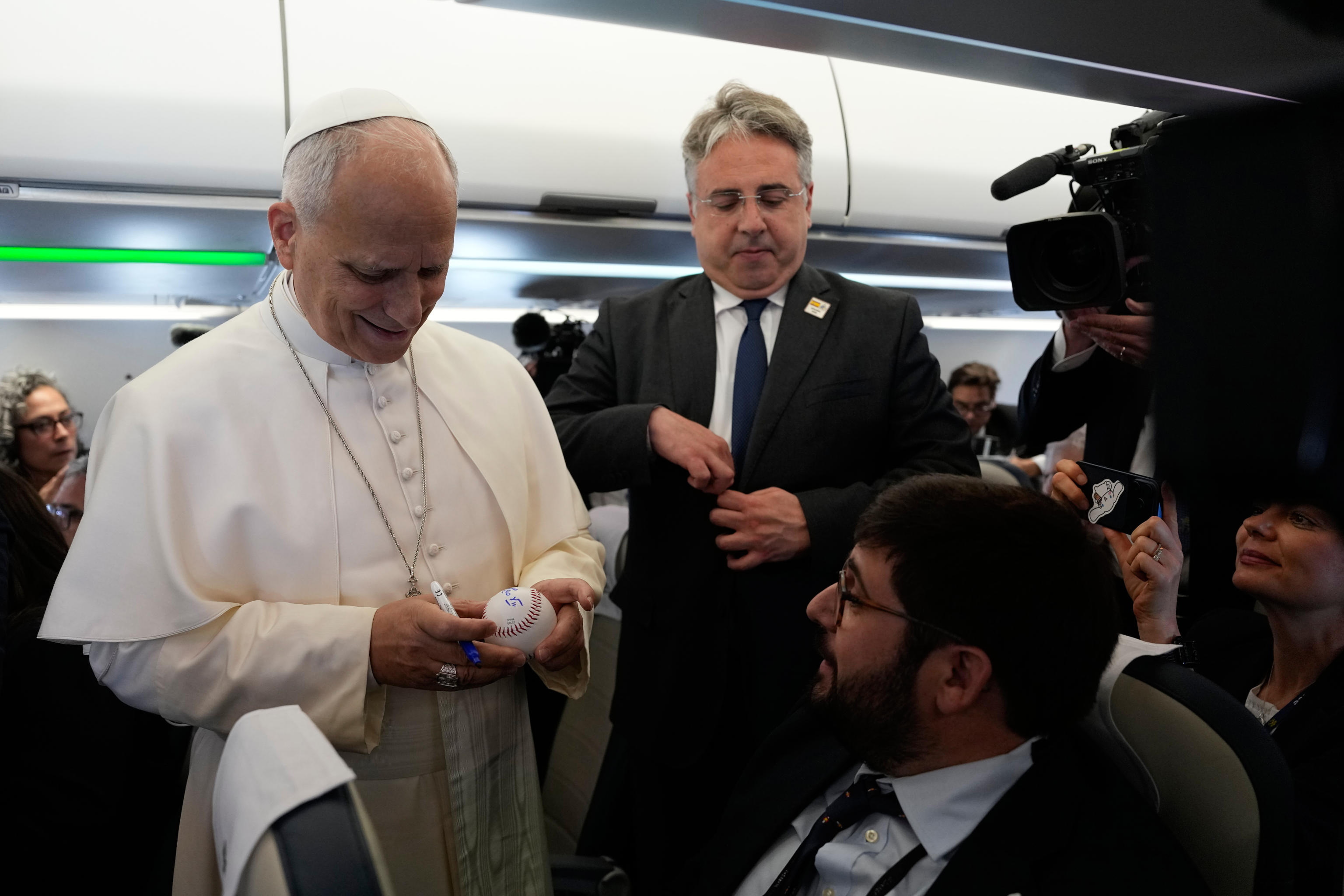 Una confesión 'madridista' antes de llegar a Madrid: "El Papa es para todos los equipos, pero Prevost es del Real Madrid"