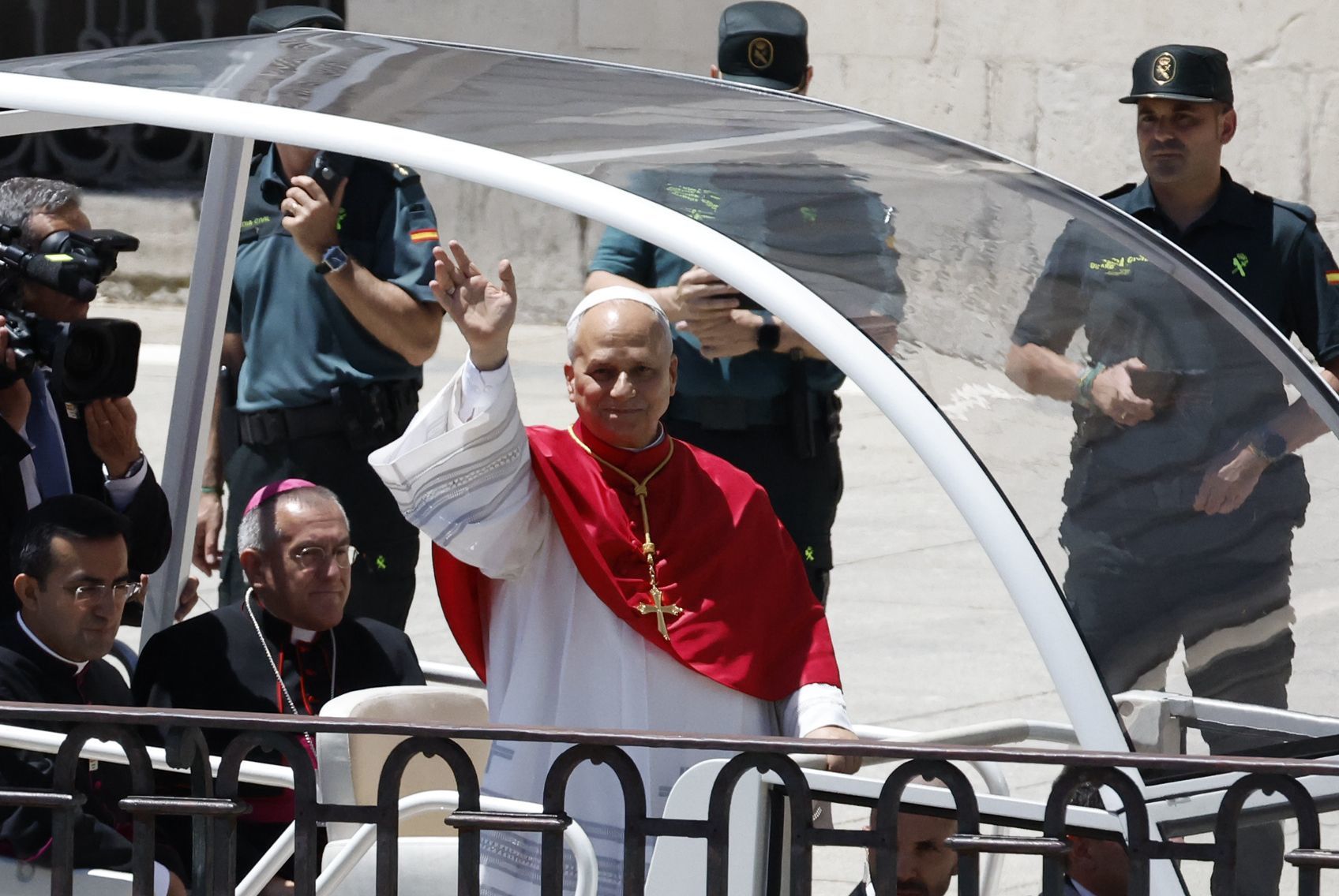 El Papa León XIV reivindica la dignidad de las personas sin hogar en el centro CEDIA de Madrid: 