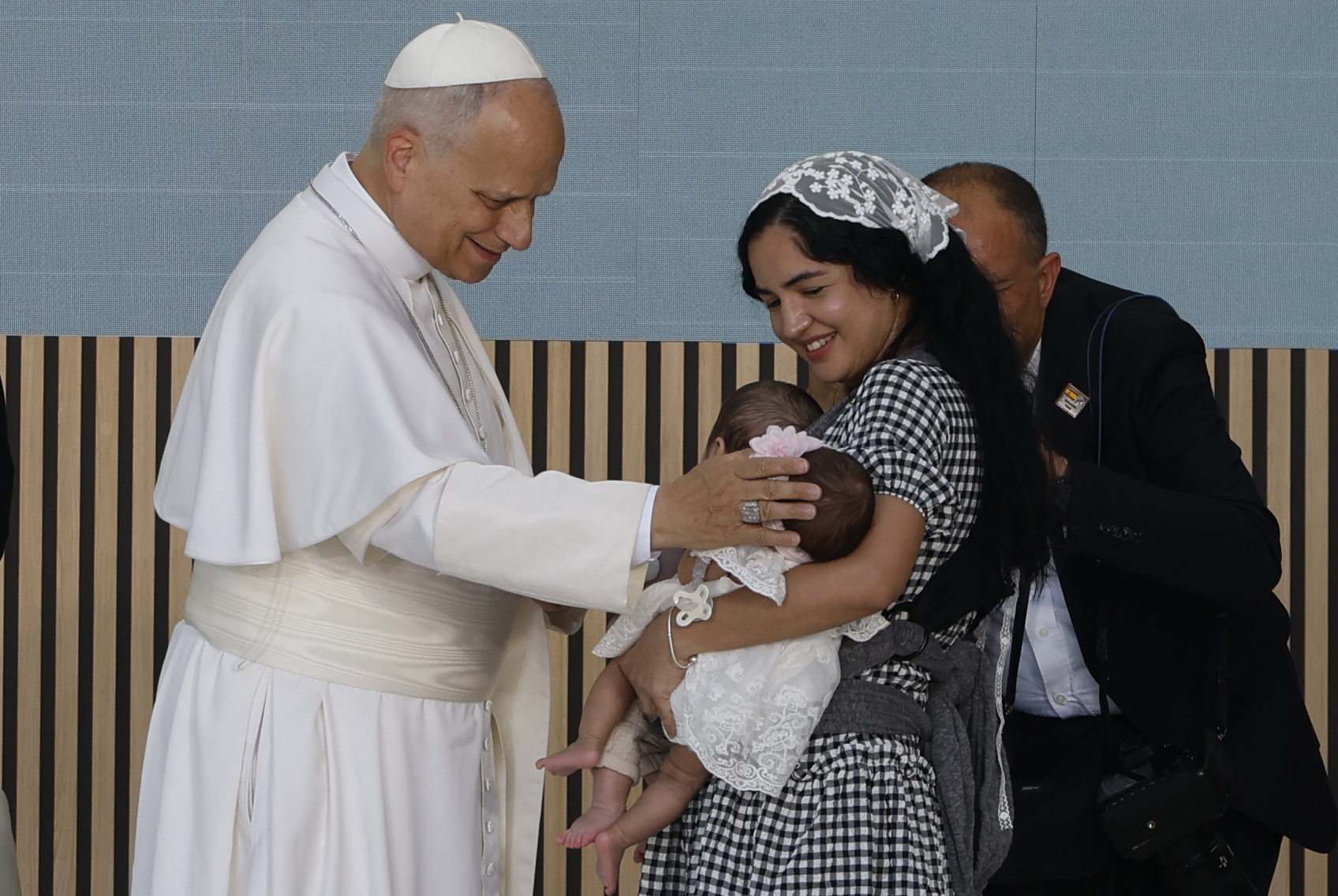 El Papa León XIV reivindica la dignidad de las personas sin hogar y aplaude la hospitalidad madrileña: "Si estás en Madrid, eres de Madrid"