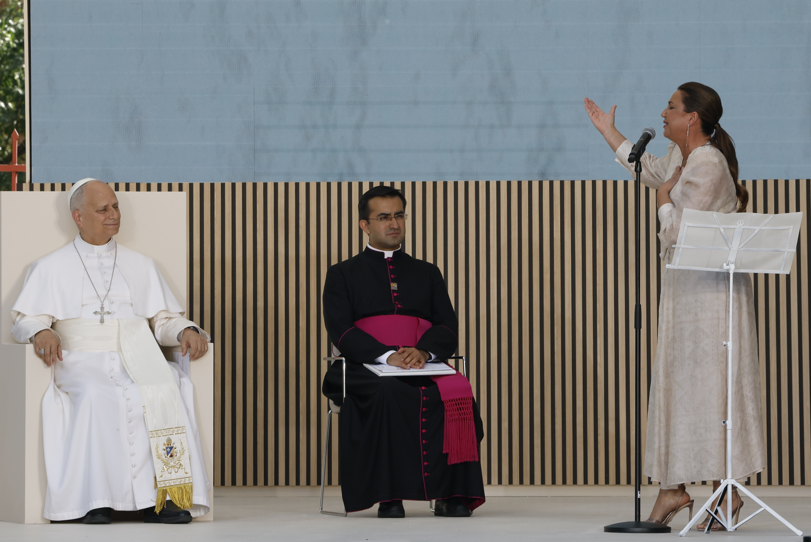 El Papa León XIV reivindica la dignidad de las personas sin hogar y aplaude la hospitalidad madrileña: "Si estás de Madrid, eres de Madrid"