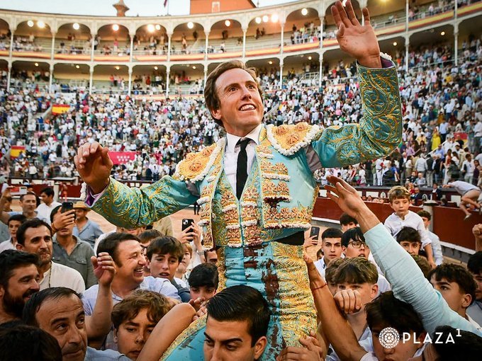 Román se encuentra con el Papa y habla con Dios en Las Ventas