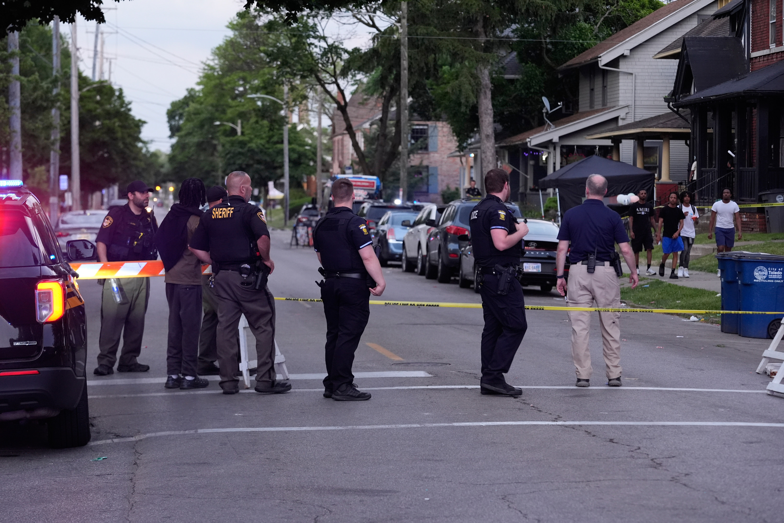 Doce heridos, dos de ellos críticos, durante un tiroteo en un festival en Ohio