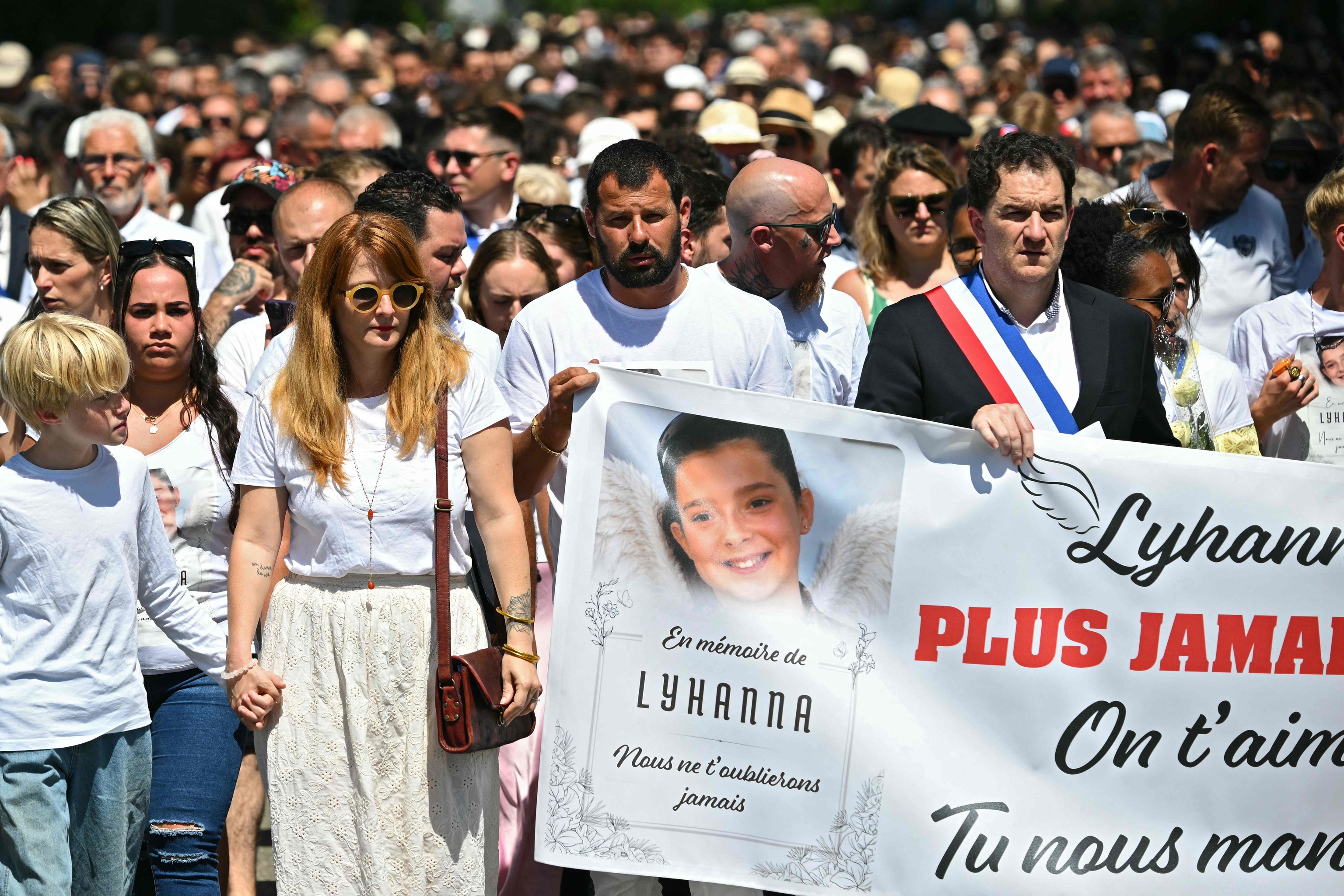 Los vecinos de Fleurance participan en una marcha blanca en 