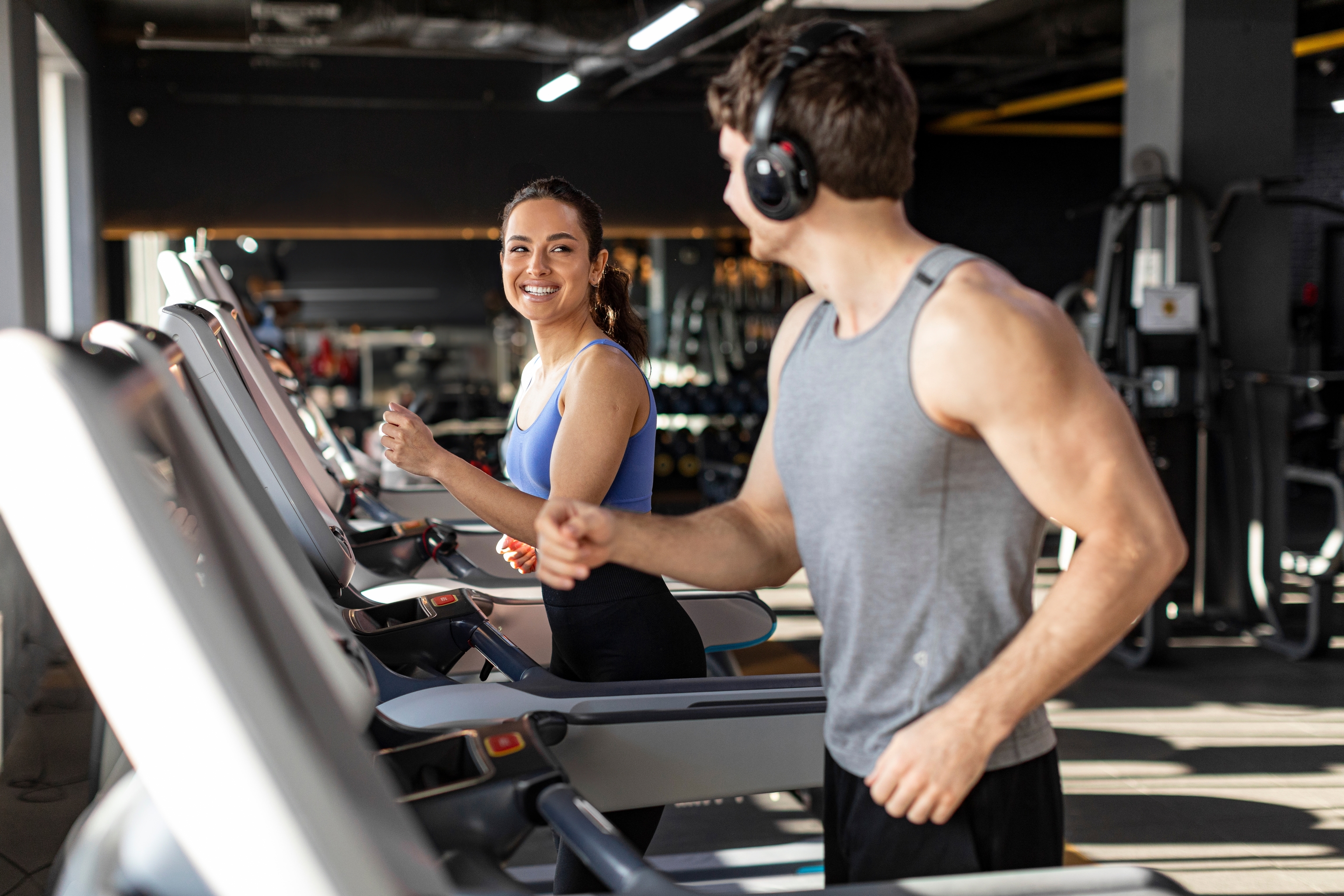 ¿Qué es mejor para adelgazar: caminar en la cinta con inclin