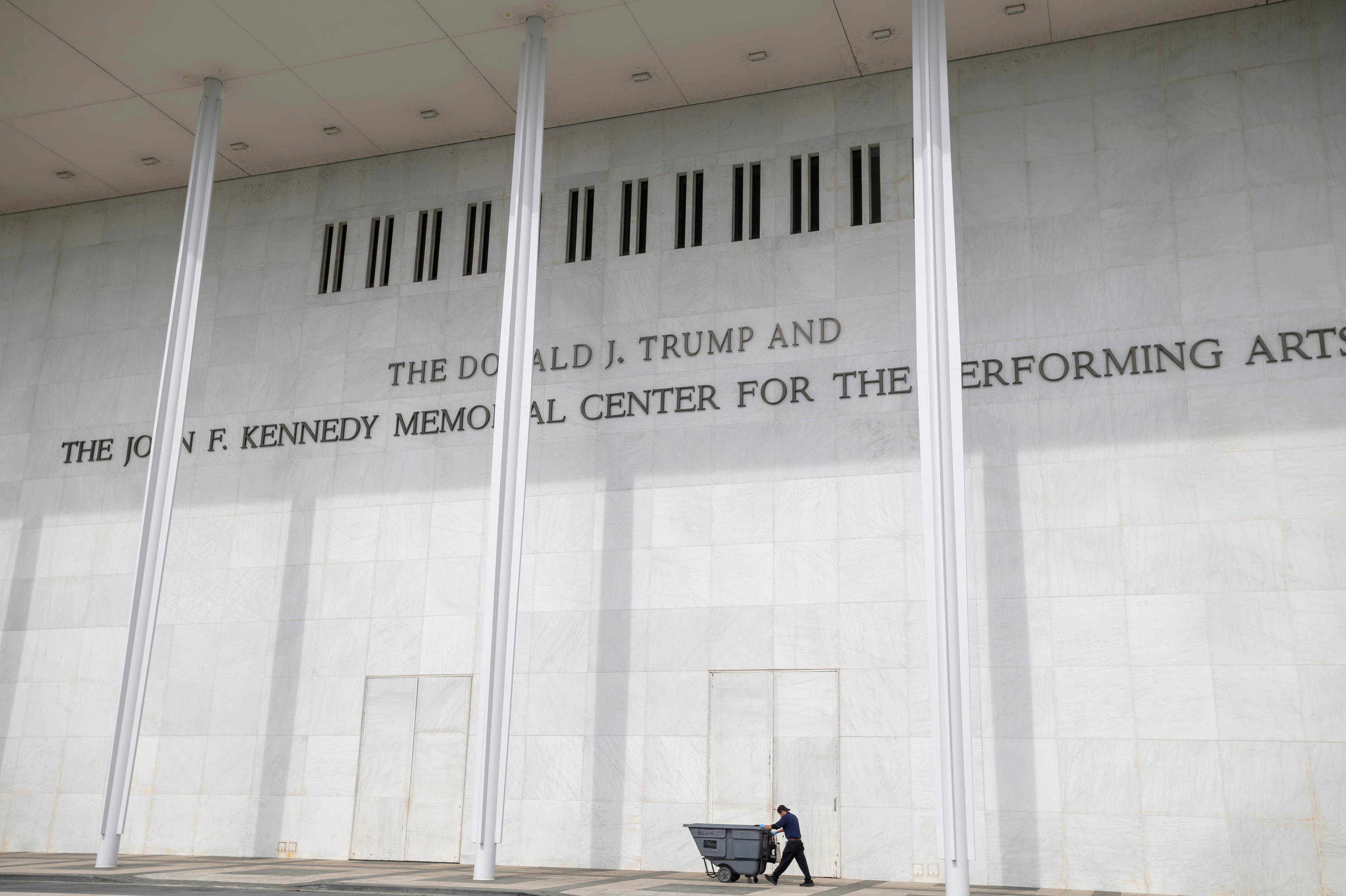 El Centro Kennedy de Washington quita el nombre de Trump de su página web por orden judicial