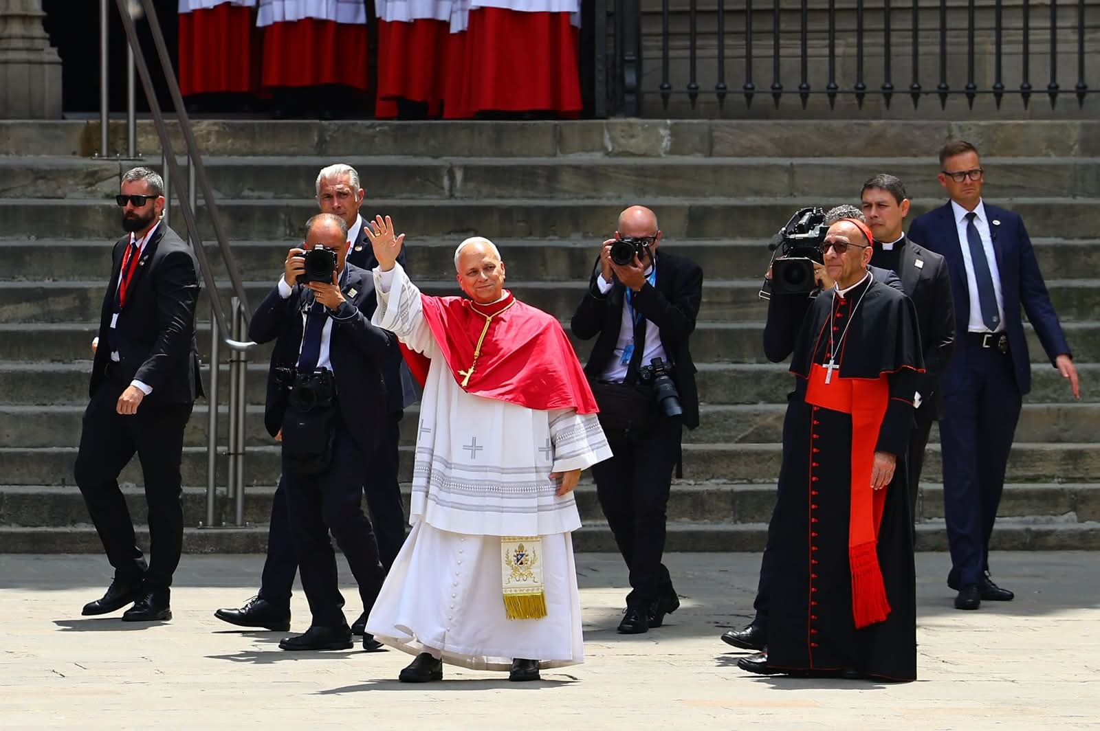 El Papa León XIV en catalán desde la Catedral de Barcelona: 