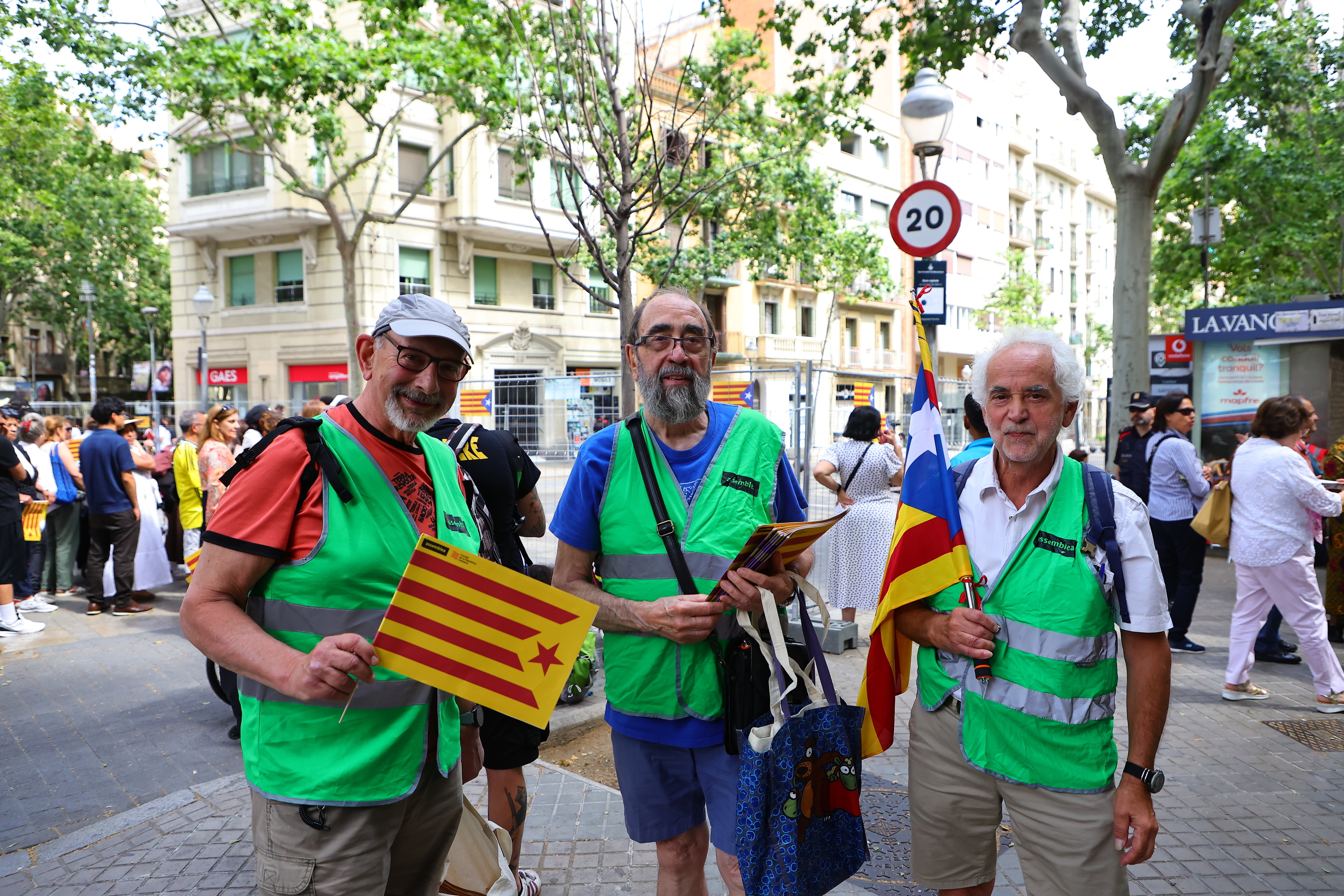"Si Gaudí fue encarcelado por hablar catalán, cómo no vamos a presionar para que el Papa lo hable en la Sagrada Familia"