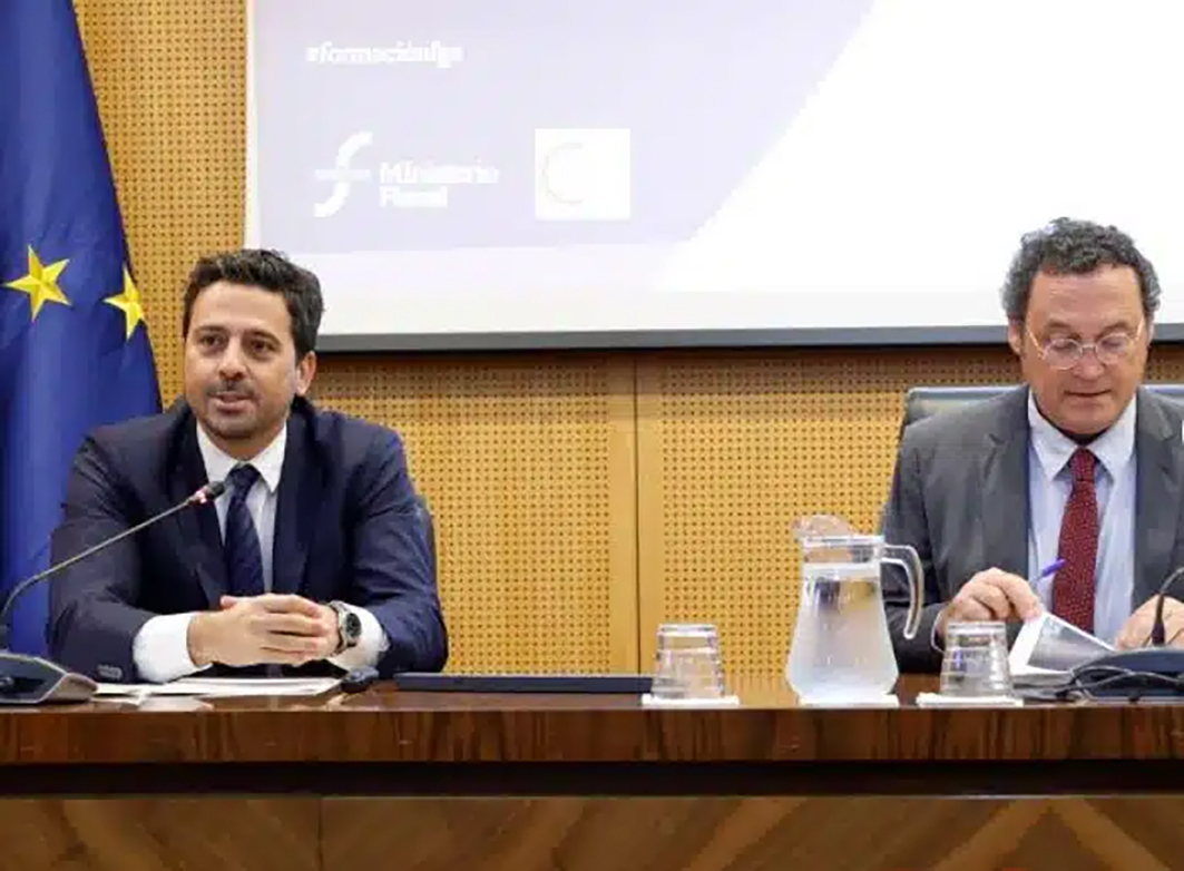 La Asociación de Fiscales exige a Peramato que dig