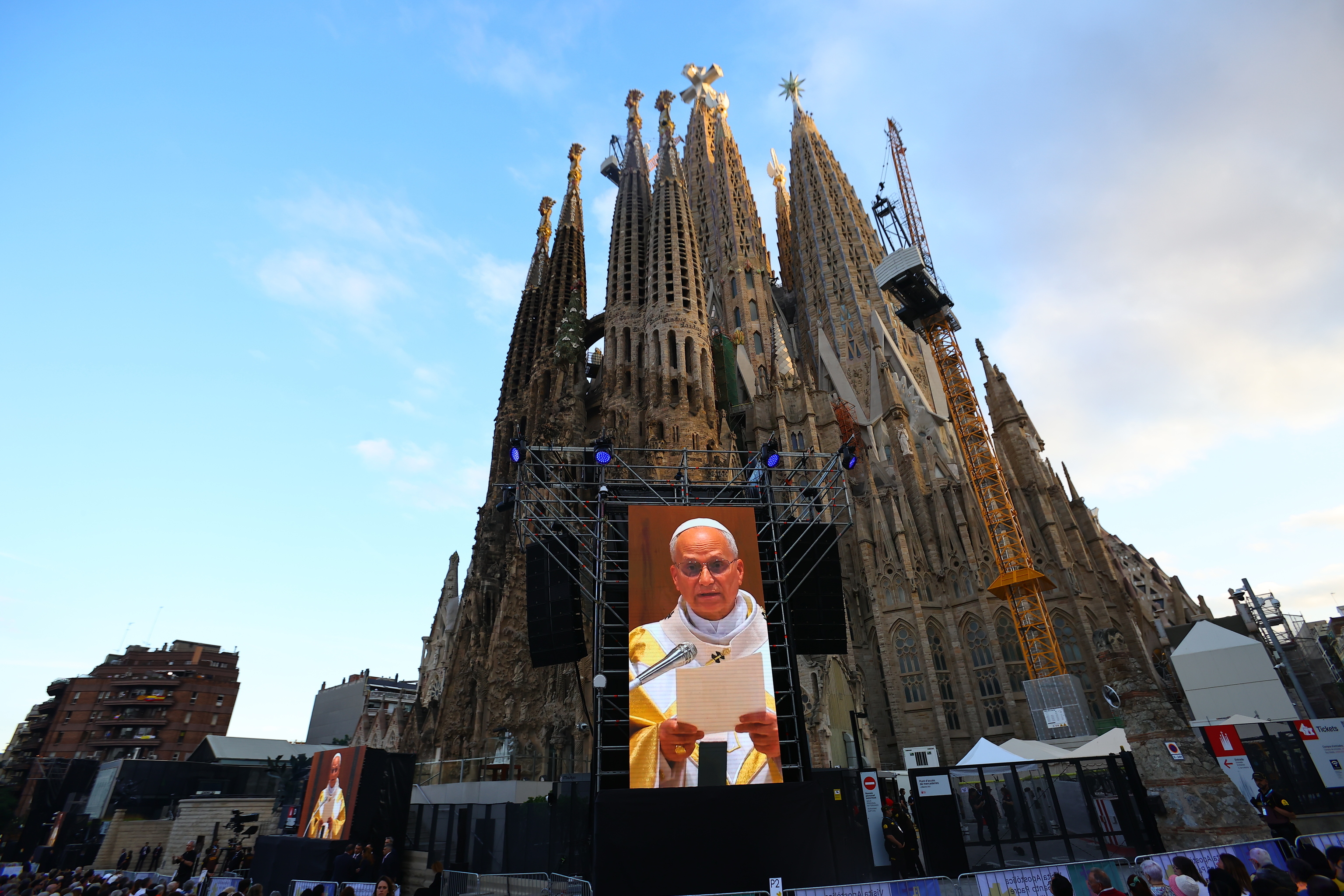 La policía evitó un boicot separatista en la Sagrada Familia al expulsar a un coro con 'estelades' que iba a gritar "independencia"