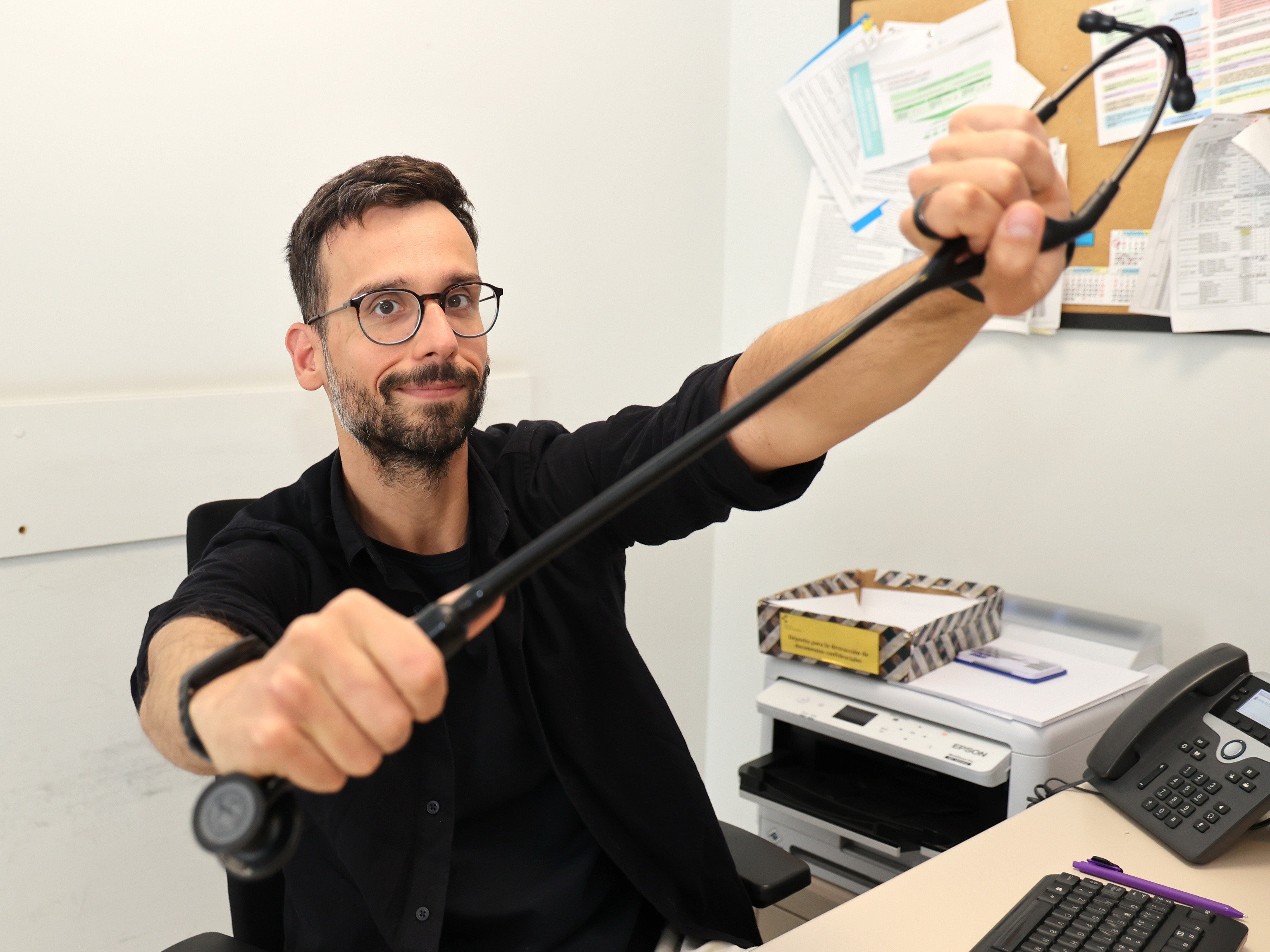 Doctor Faus, un médico contra el negacionismo en redes: "La gente ya no lleva fotos de famosos para una cirugía plástica, llevan una con un filtro de TikTok. Esa es la perfección de hoy"