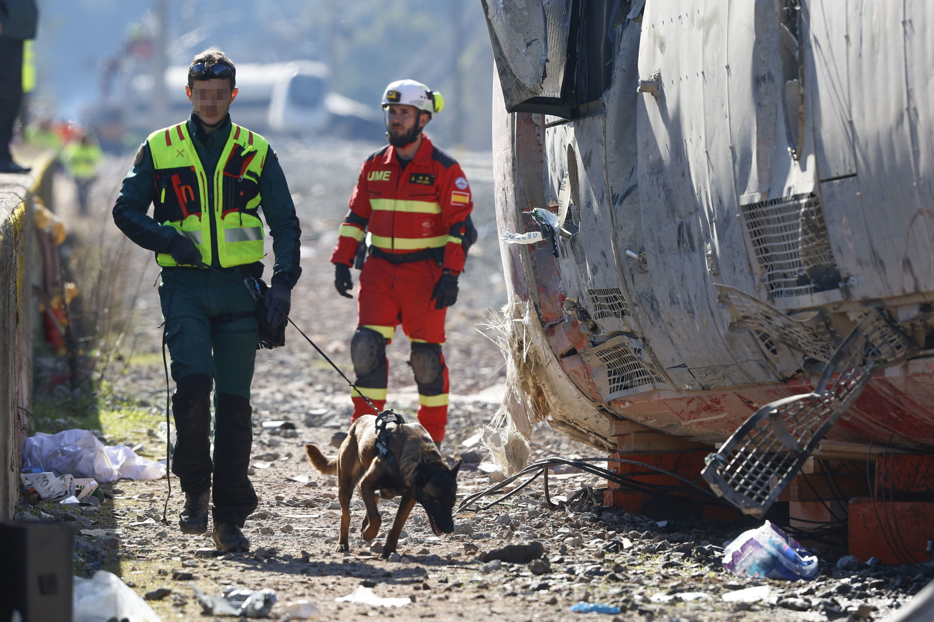 La juez de Adamuz reprocha a Renfe que quiera "dilatar" el proceso pidiendo las llamadas de los servicios de emergencias, una "prueba inútil"