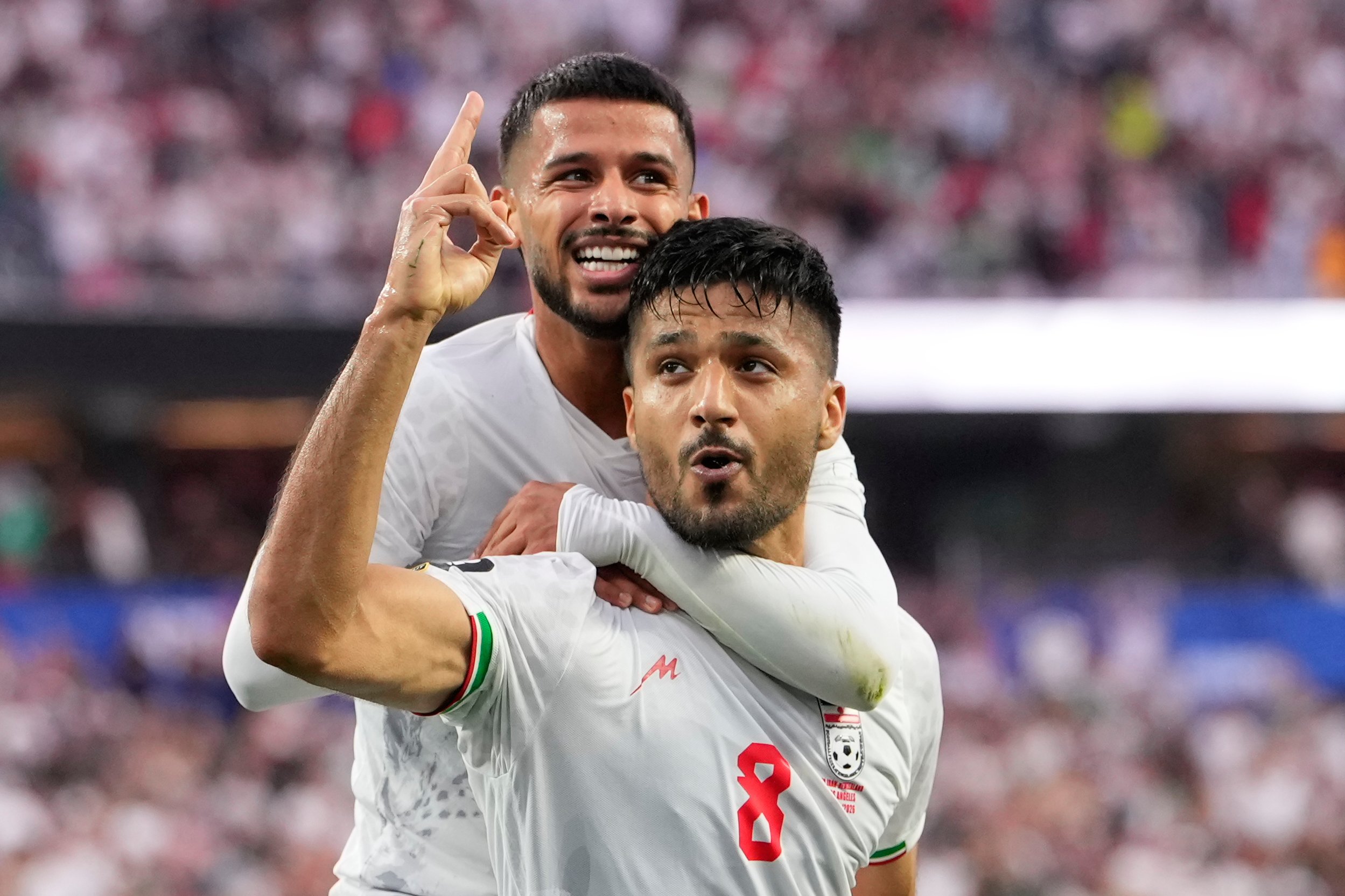 "Son terroristas jugando al fútbol": Irán y Nueva Zelanda empatan en el partido más político del Mundial
