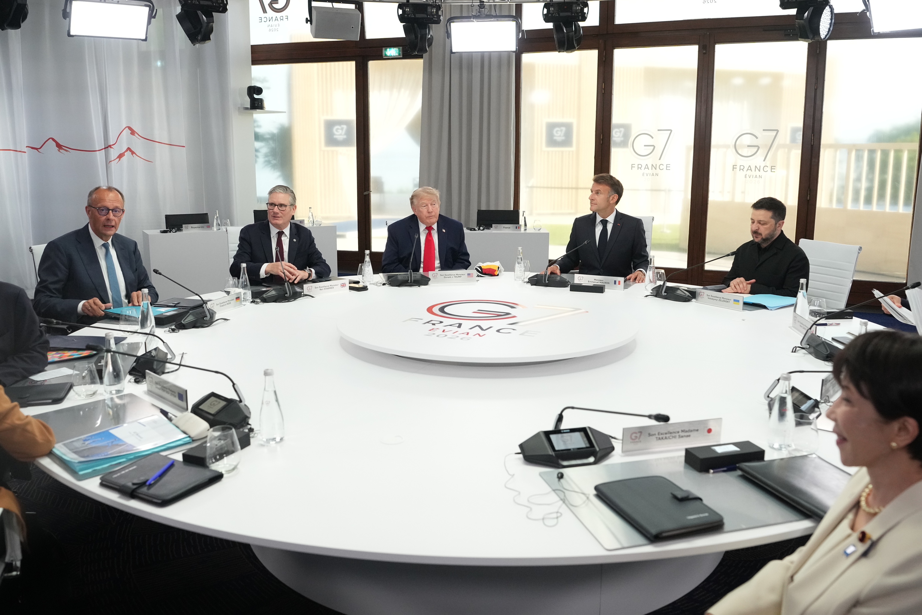 El G-7 busca relanzar las negociaciones de paz en Ucrania con Zelenski y Trump en la misma mesa