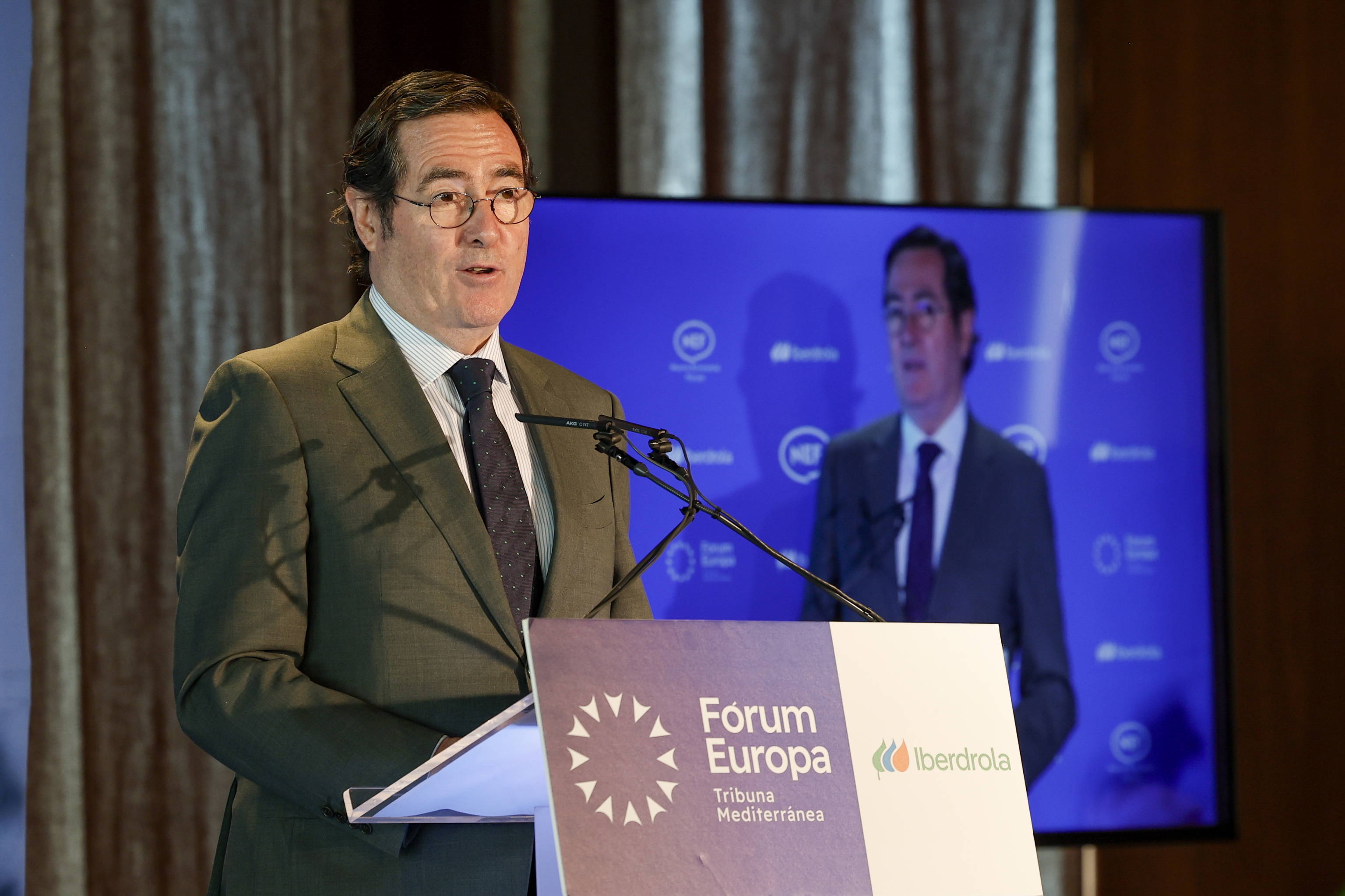 La CEOE sube el sueldo a Garamendi otro 3% en 2025 y eleva su nómina a 403.000 euros
