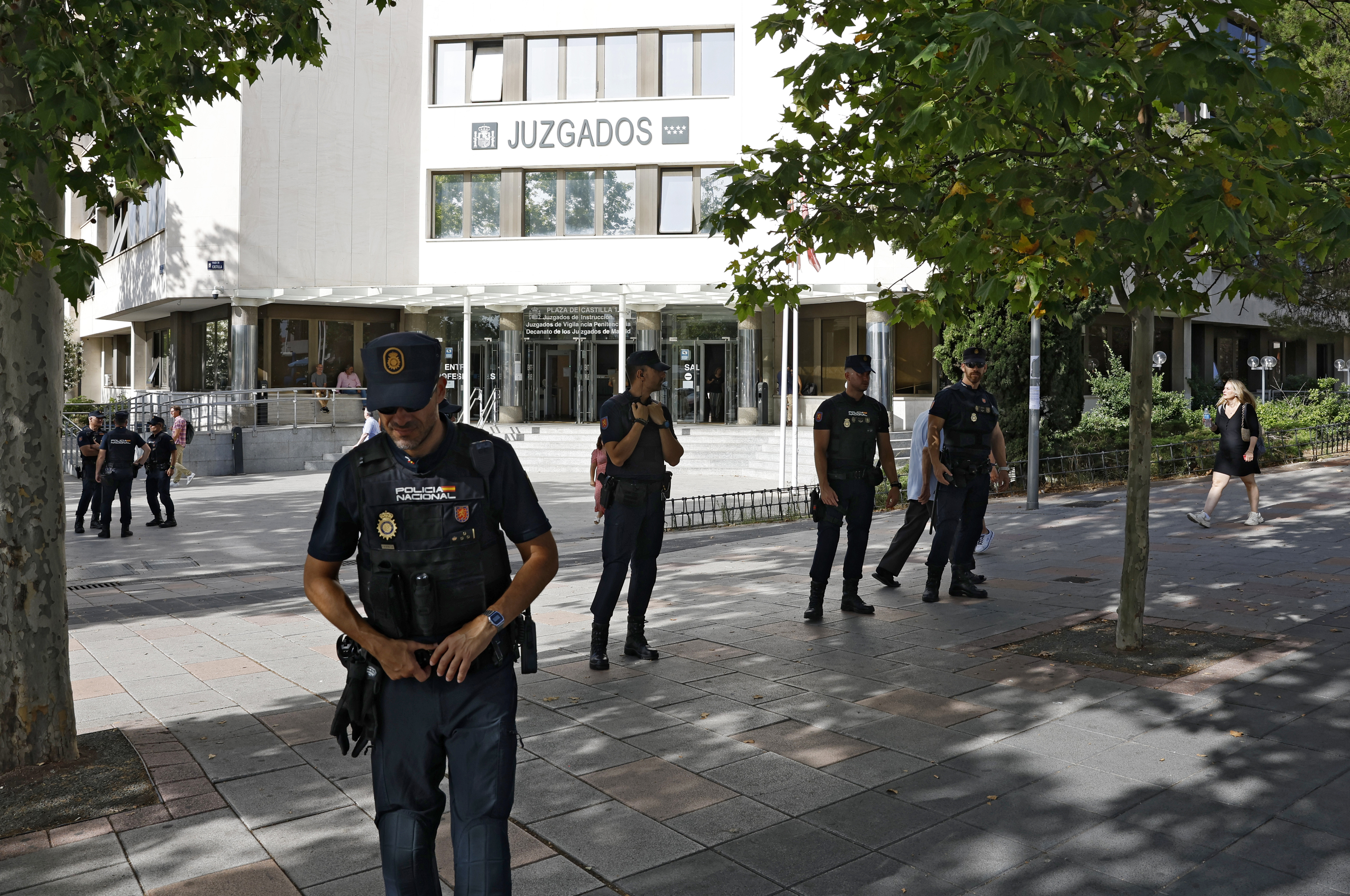 Detenidas 13 personas y requisadas cinco armas de fuego y varias navajas tras una batalla campal frente a los juzgados de Plaza Castilla