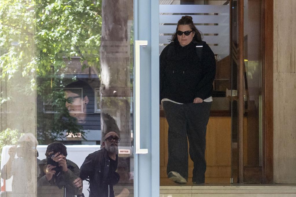 El juez del 'caso Plus Ultra' imputa a las hijas de Zapatero y a la secretaria del ex presidente por participar en el blanqueo de las comisiones