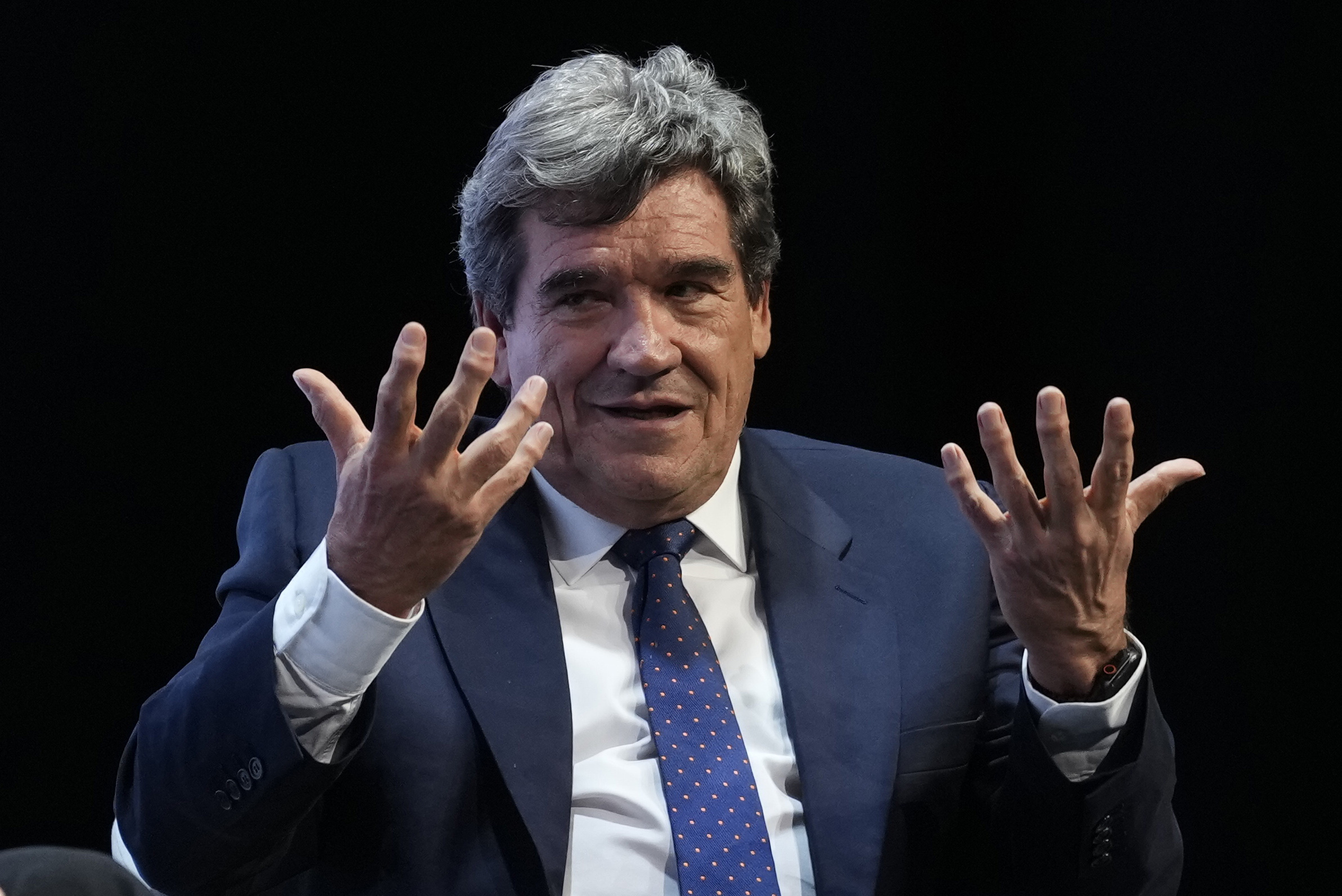¿Impuestos o más deuda? El Banco de España pide al Gobierno que diga cómo financiará el aumento del gasto