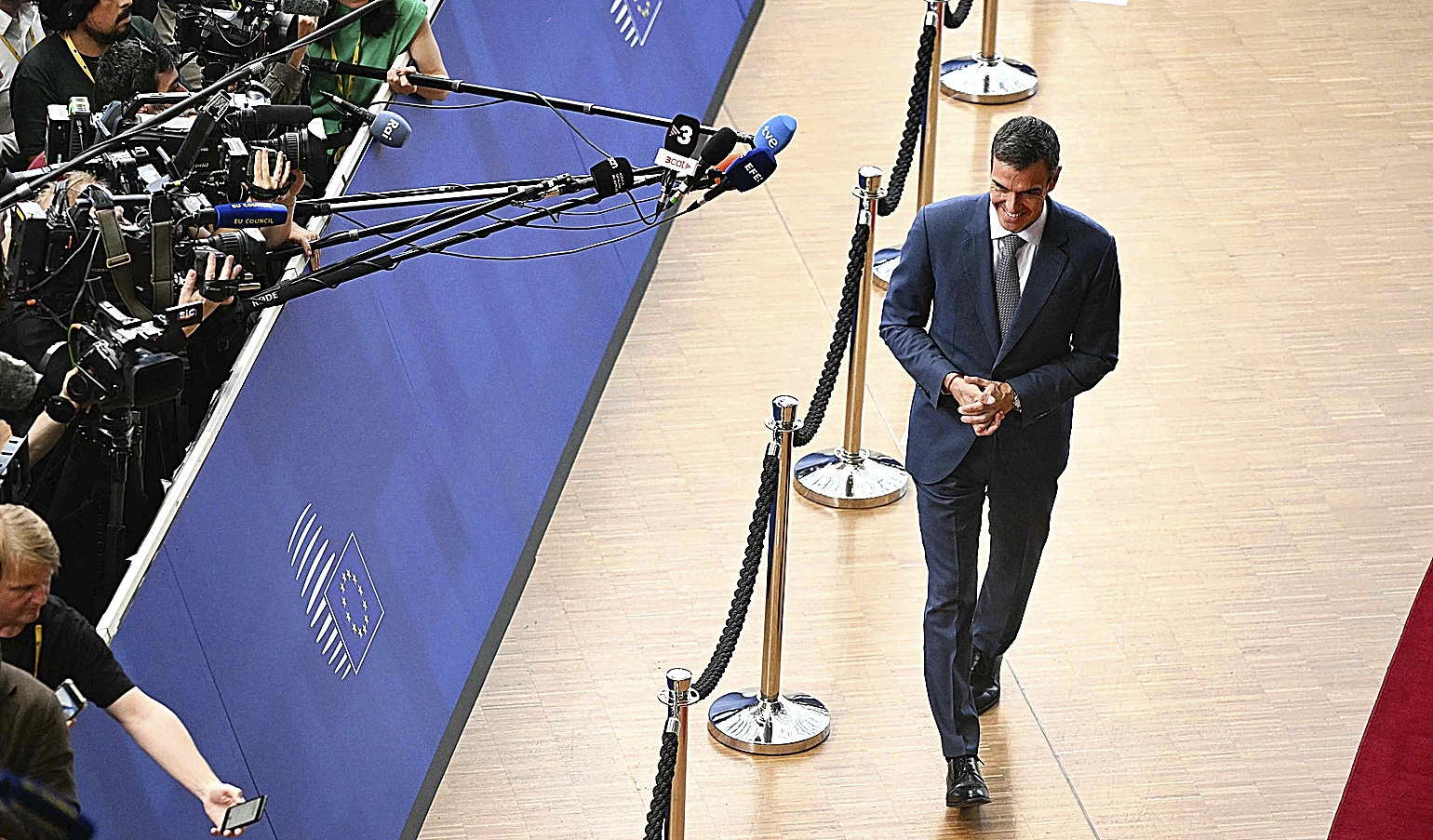 Sánchez avala las coartadas para que Zapatero justifique las joyas: "Todos los presidentes hemos recibido regalos"
