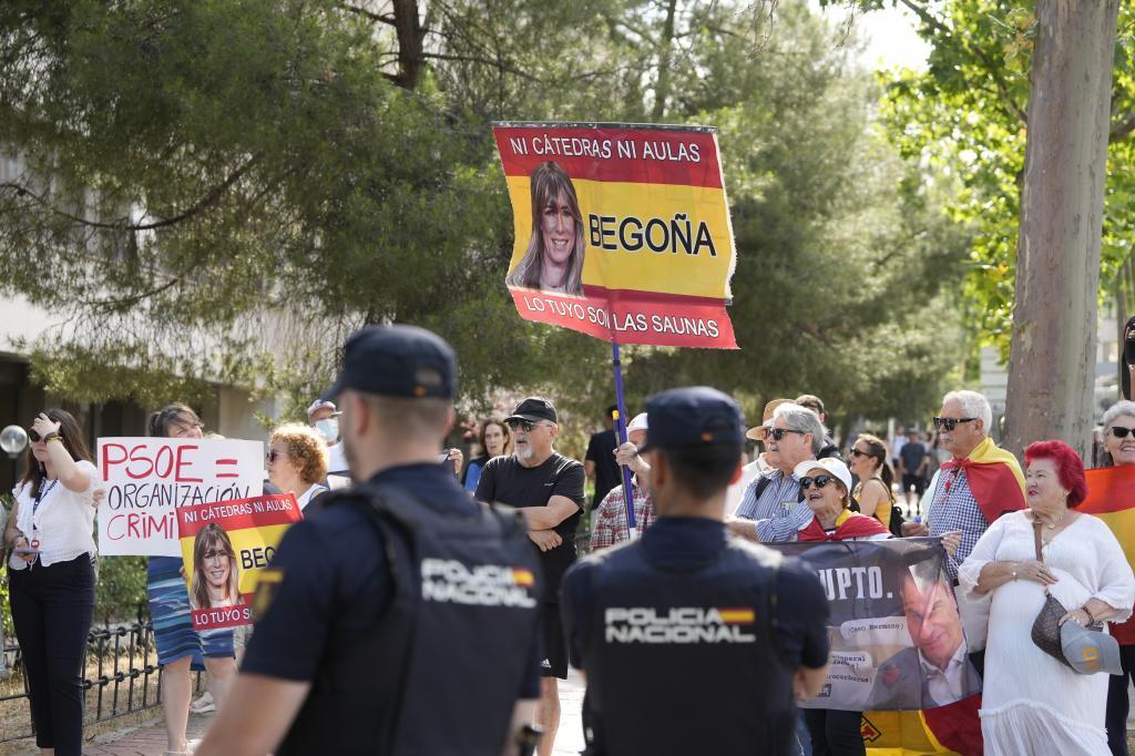 Sindicatos policiales ven "una auténtica barbaridad" la insinuación del juez Peinado de que los escoltas de Begoña Gómez podrían ayudarla a huir