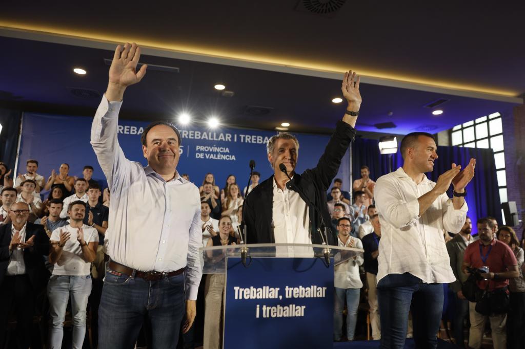 Feijóo desconcierta al PP valenciano con la incógnita sobre el futuro de Llorca: "El mensaje es que hay dudas"