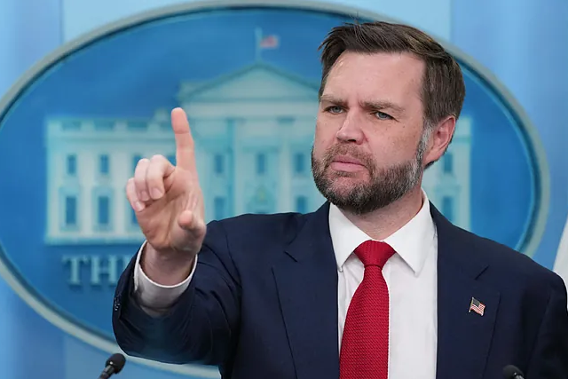 JD Vance llega a Suiza para iniciar las negociaciones de EEUU con Irán sobre su programa nuclear y Teherán advierte de que no renunciará al enriquecimiento de uranio