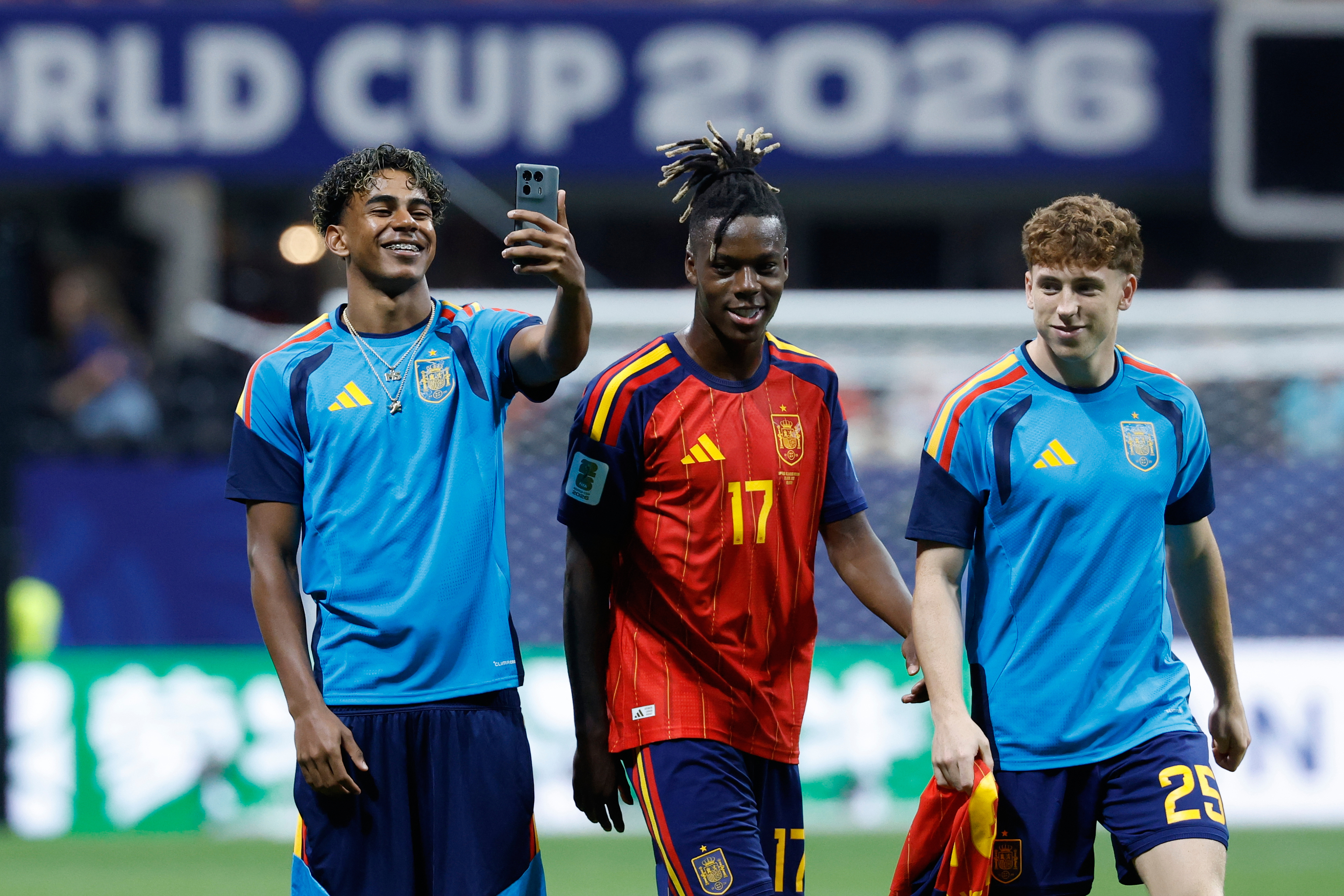 Así se apartó Lamine de la presión tras el partido ante Cabo Verde: la Play, un viaje de cinco horas y primer el gol