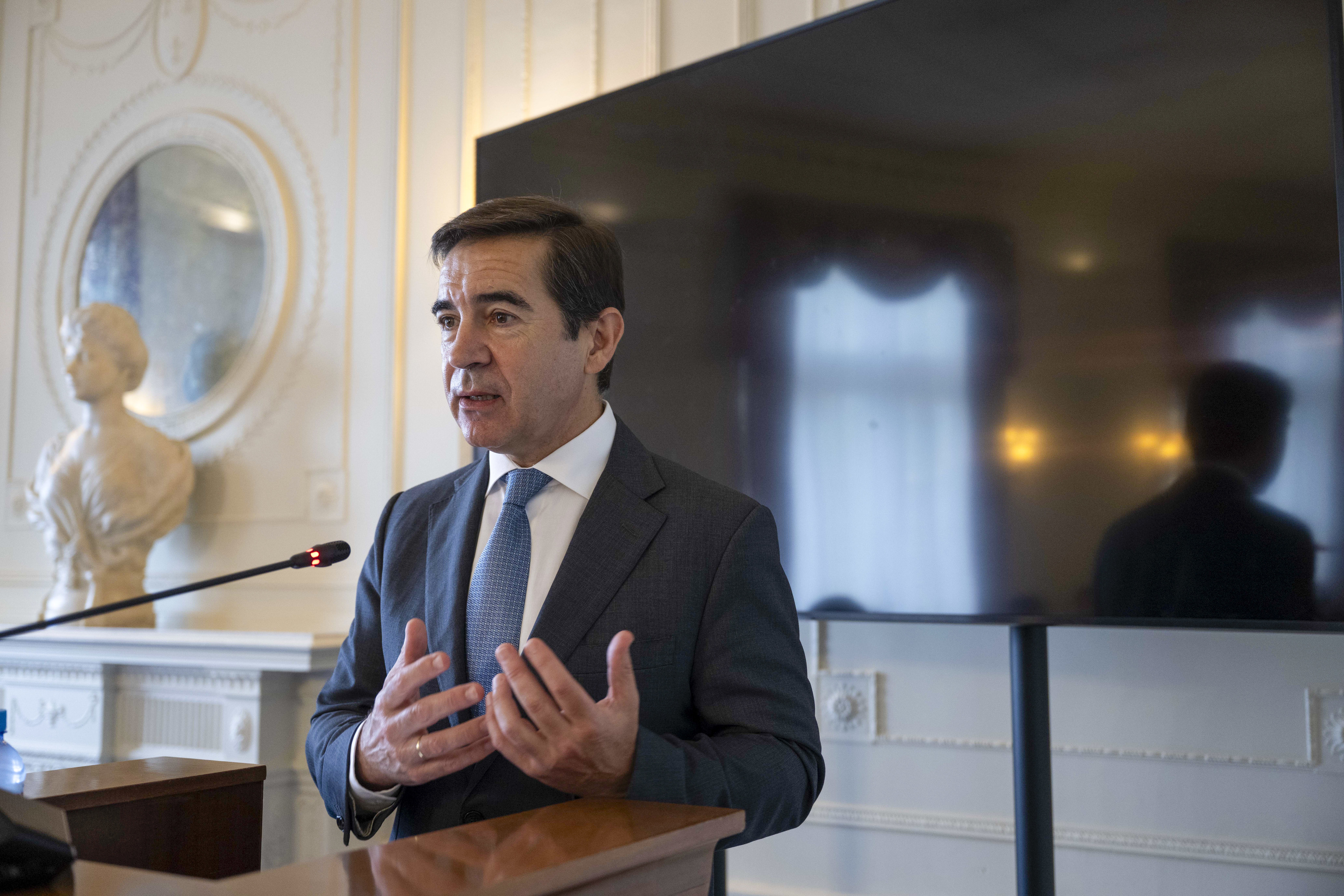 Torres revoluciona la cúpula directiva de BBVA para impulsar su plan estratégico ante la irrupción de la IA en la industria