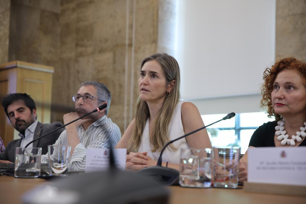 La mayoría de comunidades autónomas avalan el informe que avala la caza del lobo, con el rechazo del ministerio y Cataluña