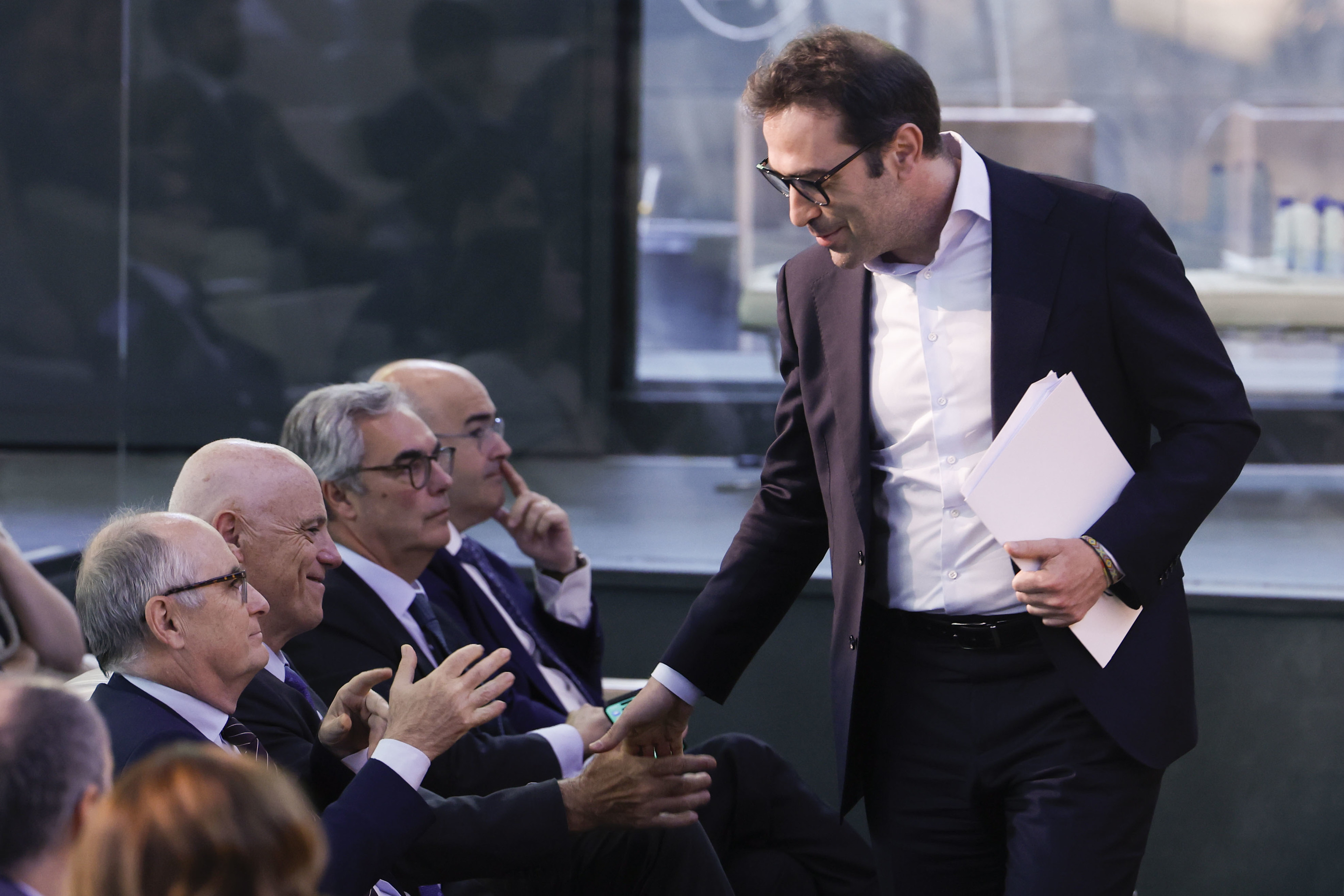 Carlos Cuerpo renueva seis años la CNMC con un experto de su confianza, dos afines a Sumar y Esquerra y sin nadie del PP