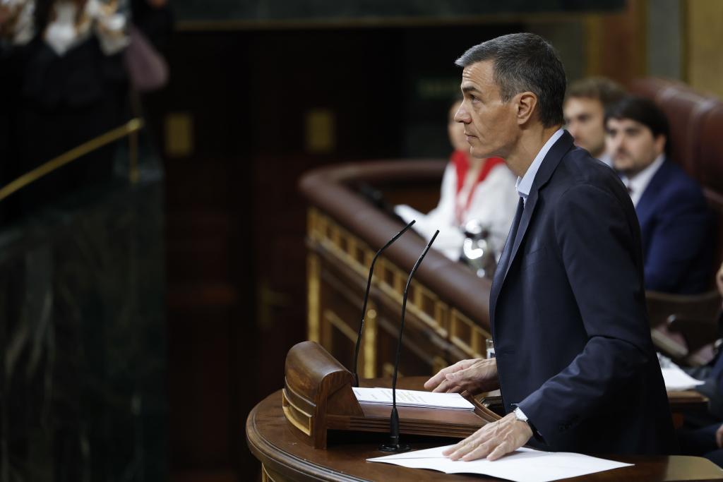 Sánchez culpa a la oposición de extender "el nubarrón" de la corrupción y afirma: "Ante esta situación, cómo no vamos a continuar"